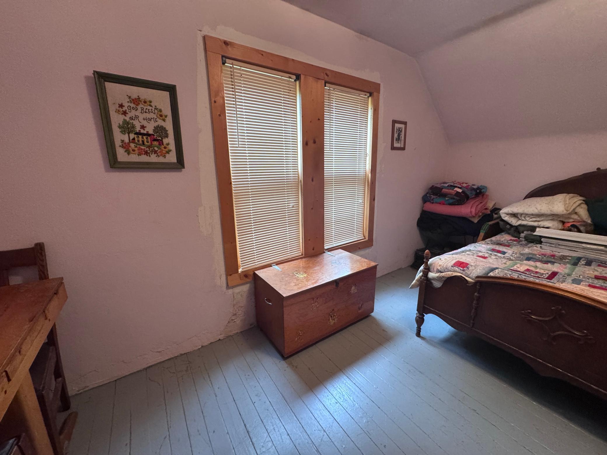 1920 single family home for sale at 185 Red Lake Avenue E in Plummer, MN — 4 bed, 1 bath (photo 14 of 30)