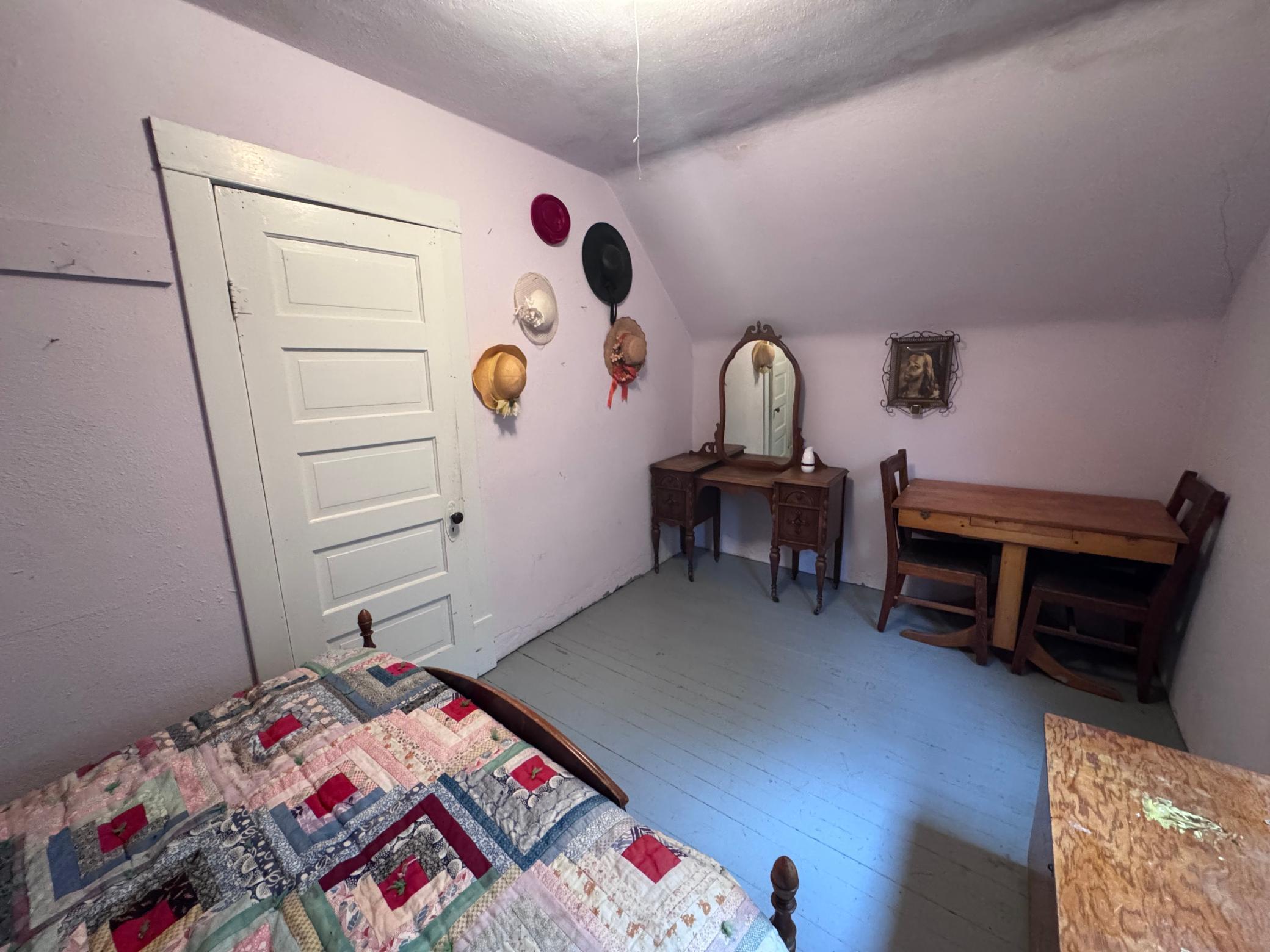 1920 single family home for sale at 185 Red Lake Avenue E in Plummer, MN — 4 bed, 1 bath (photo 15 of 30)