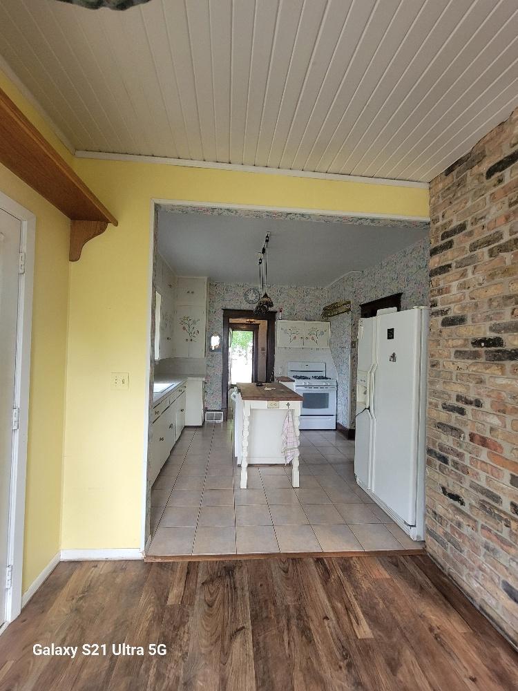 1910 single family home for sale at 101 Leslie Avenue W in Clarissa, MN — 3 bed, 3 bath (photo 7 of 34)