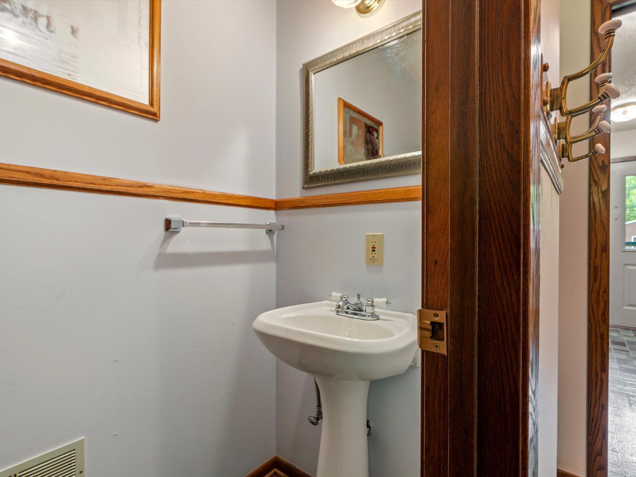 1989 single family home for sale at 53375 Lake Avenue in McGregor, MN — 3 bed, 3 bath (photo 29 of 50)