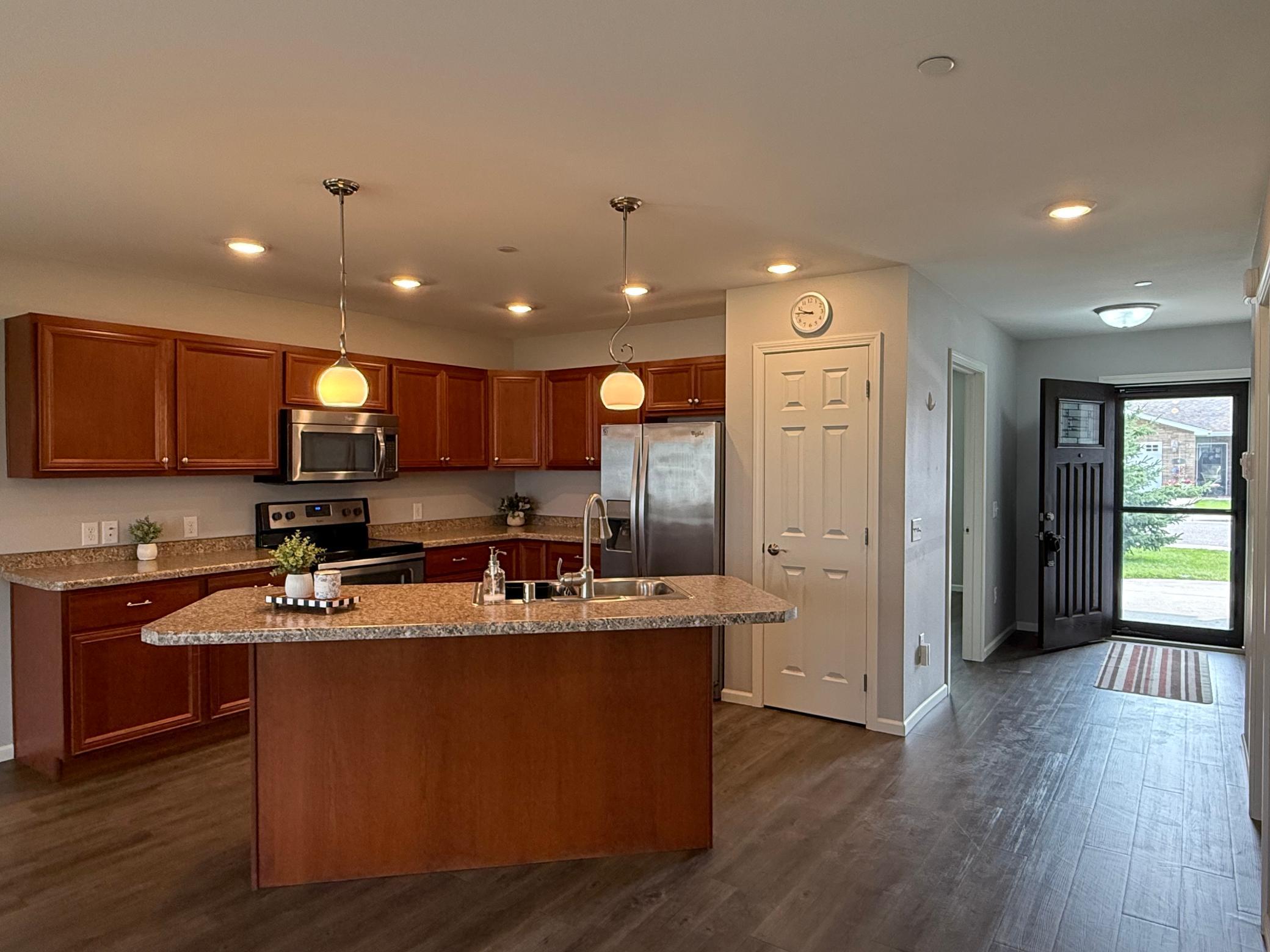 2016 townhouse for sale at 1615 30th Street NW, Unit 23 in Bemidji, MN — 2 bed, 2 bath (photo 8 of 30)
