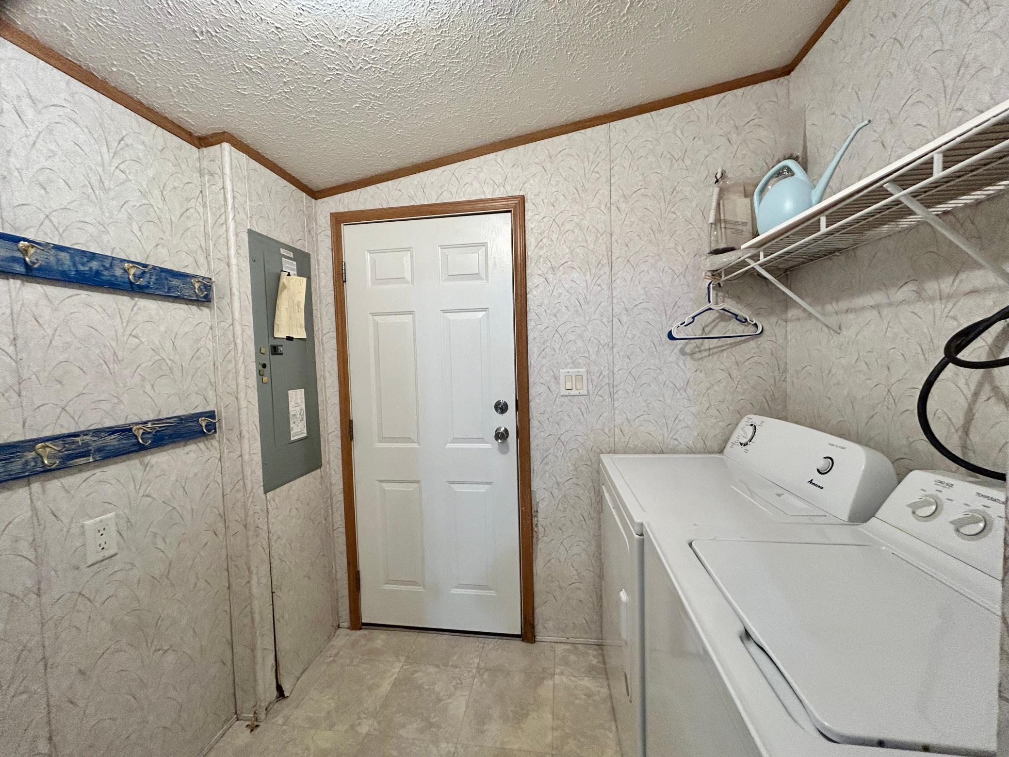 2003 single family home for sale at 904 Ordway Street in Tower City, ND — 4 bed, 2 bath (photo 15 of 51)