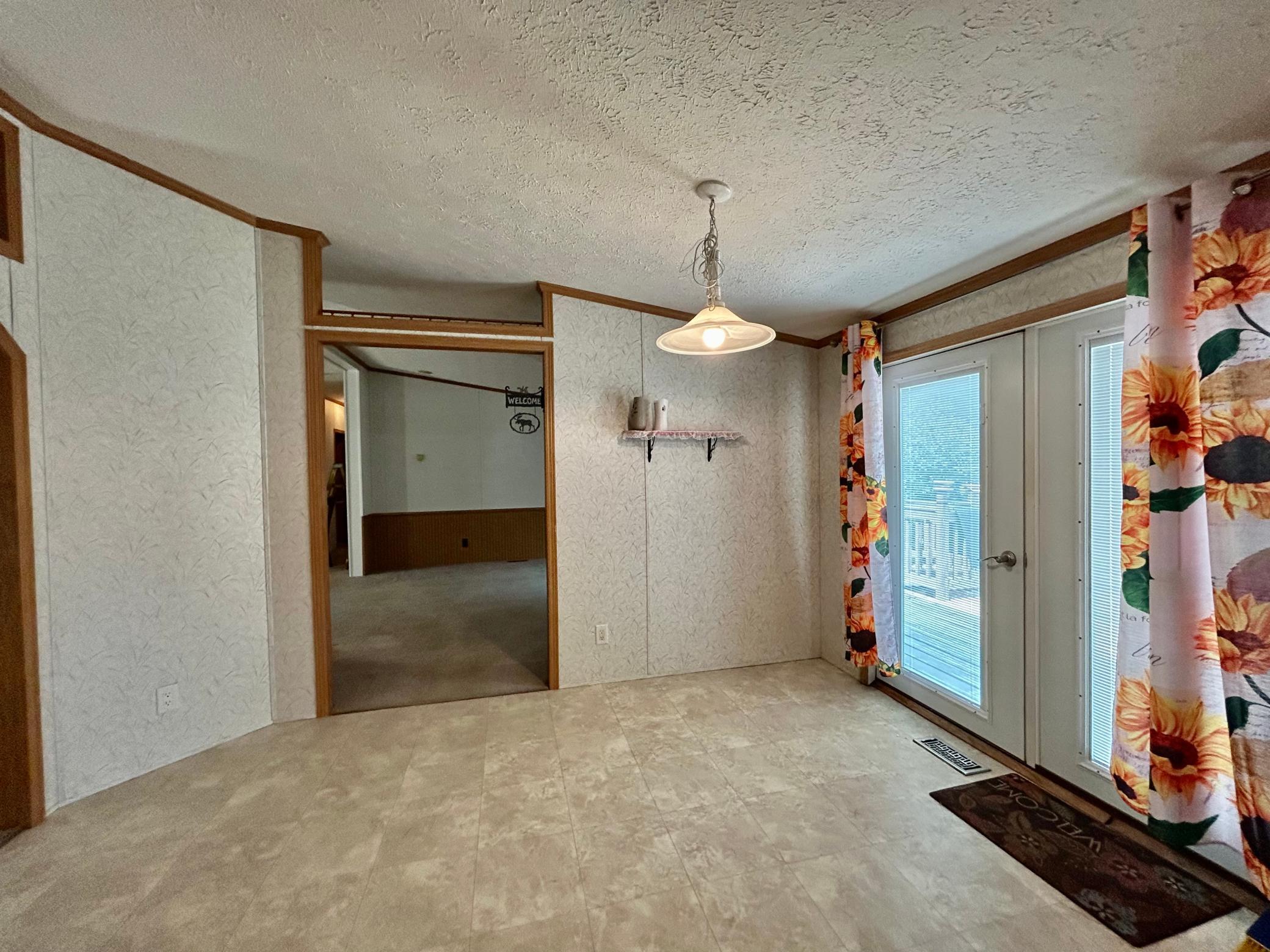 2003 single family home for sale at 904 Ordway Street in Tower City, ND — 4 bed, 2 bath (photo 20 of 51)