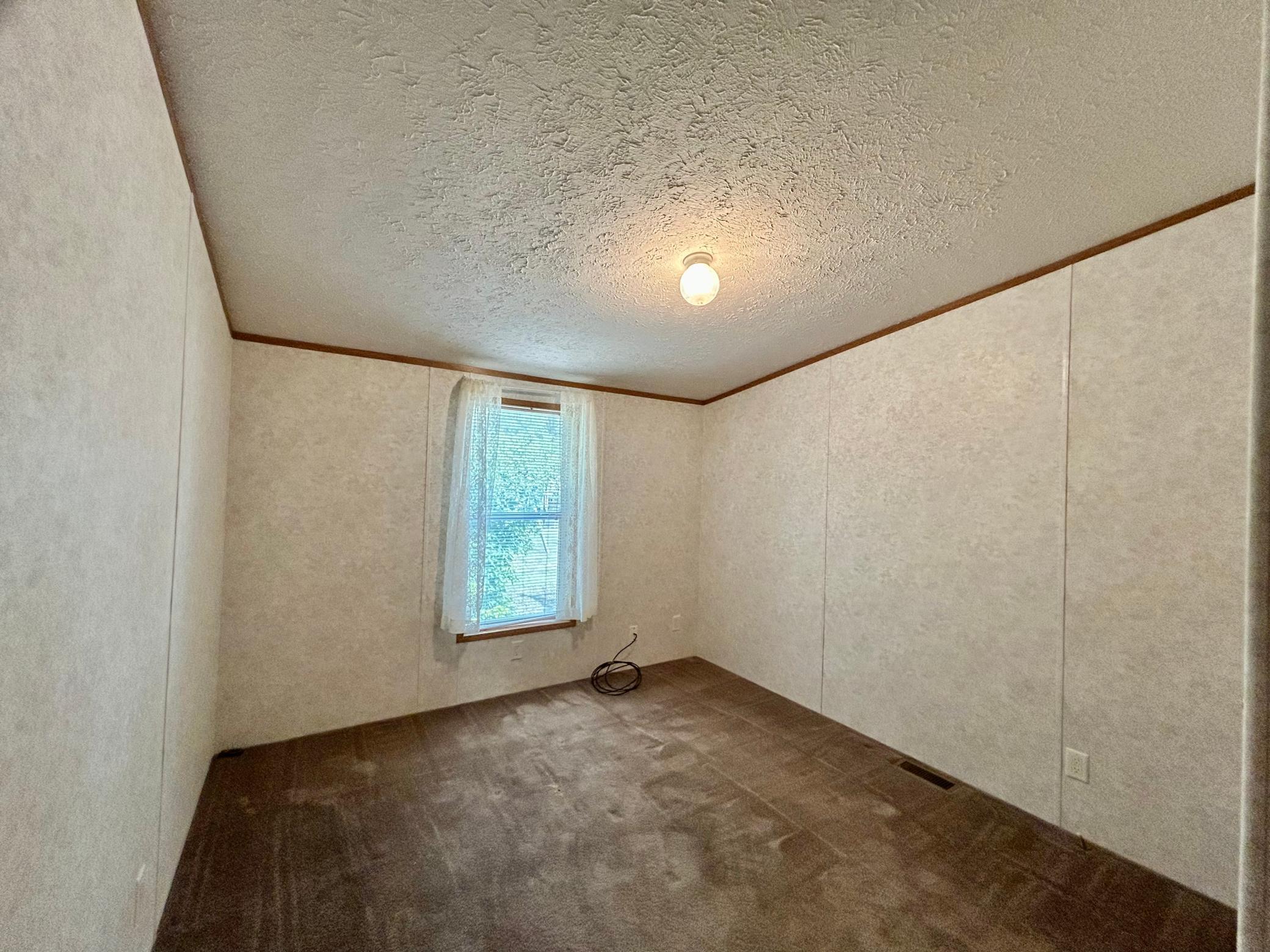 2003 single family home for sale at 904 Ordway Street in Tower City, ND — 4 bed, 2 bath (photo 35 of 51)