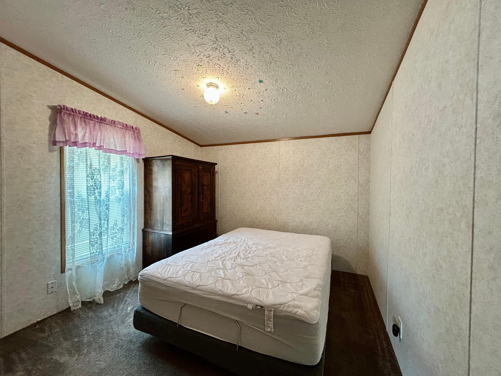 2003 single family home for sale at 904 Ordway Street in Tower City, ND — 4 bed, 2 bath (photo 36 of 51)
