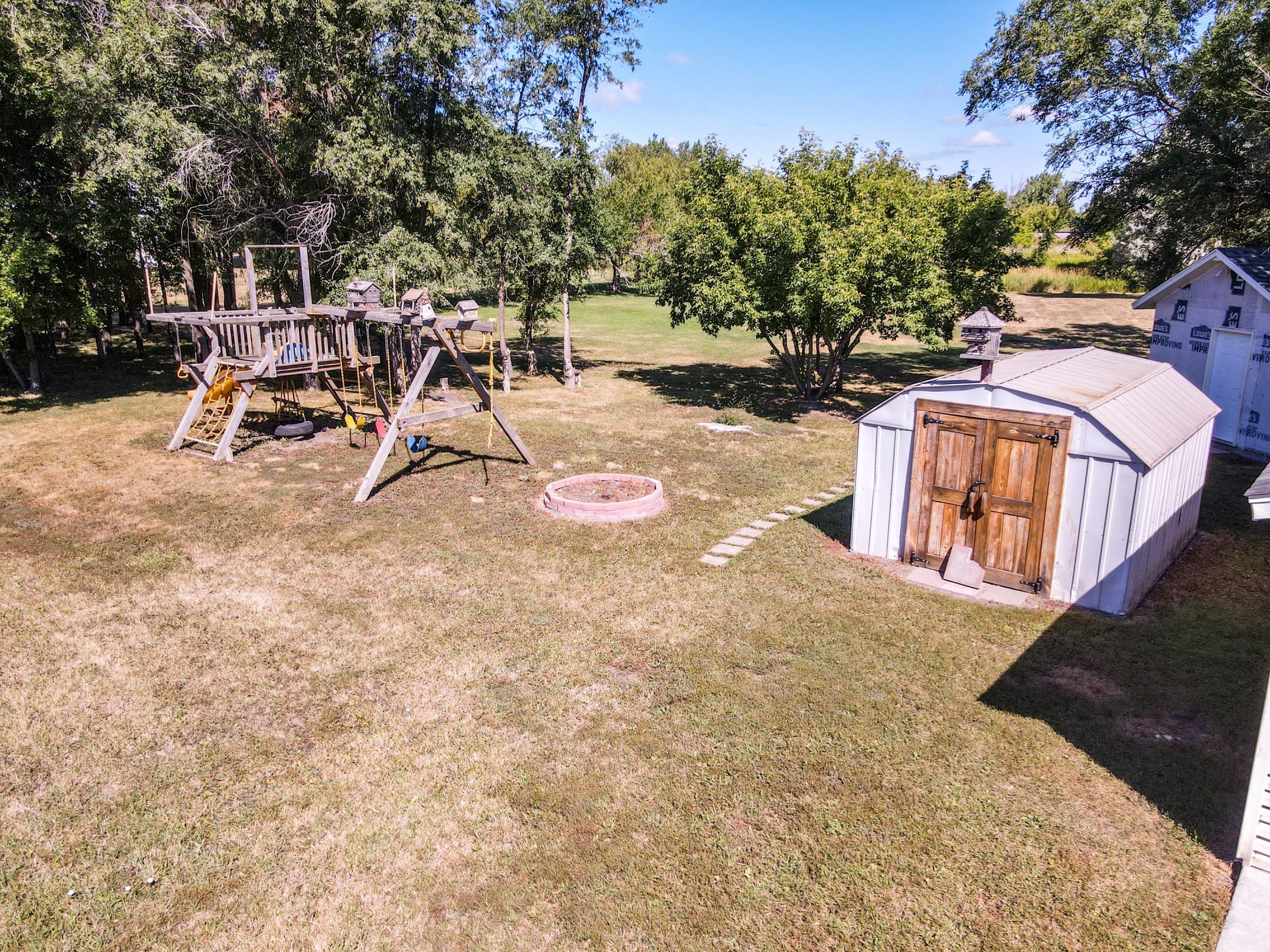 2003 single family home for sale at 904 Ordway Street in Tower City, ND — 4 bed, 2 bath (photo 10 of 51)