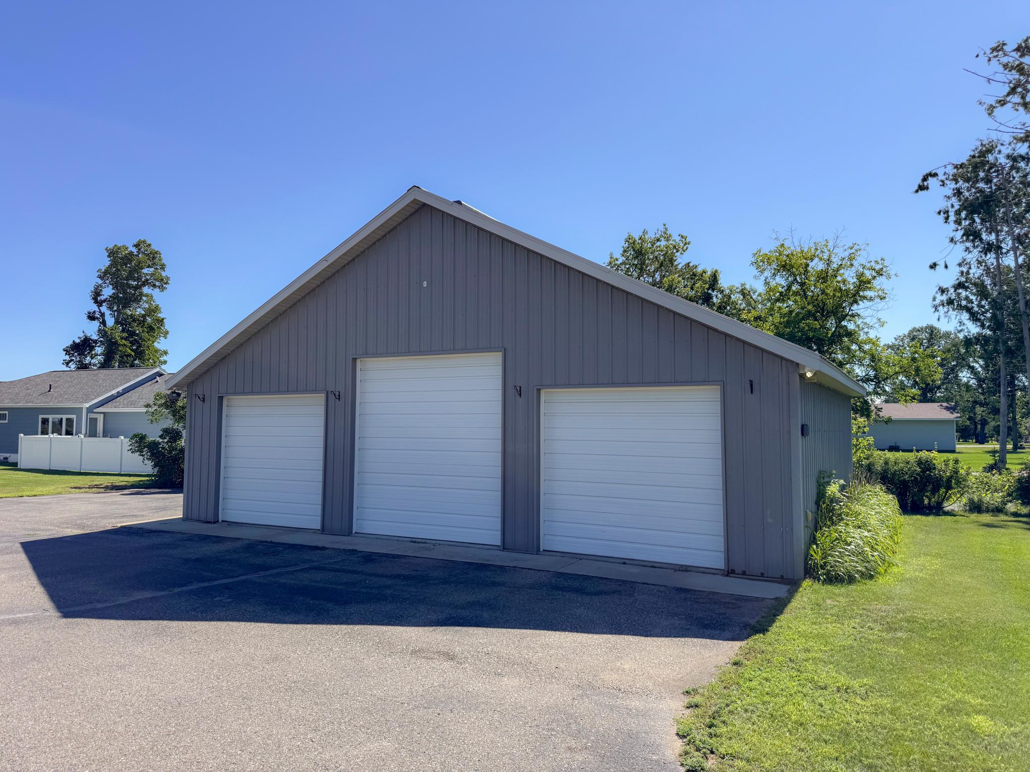 1941 single family home for sale at 1907 S Lake Irving Drive SW in Bemidji, MN — 2 bed, 2 bath (photo 13 of 37)