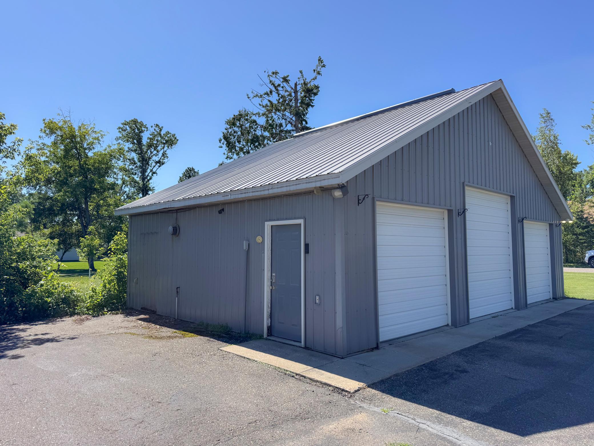 1941 single family home for sale at 1907 S Lake Irving Drive SW in Bemidji, MN — 2 bed, 2 bath (photo 14 of 37)