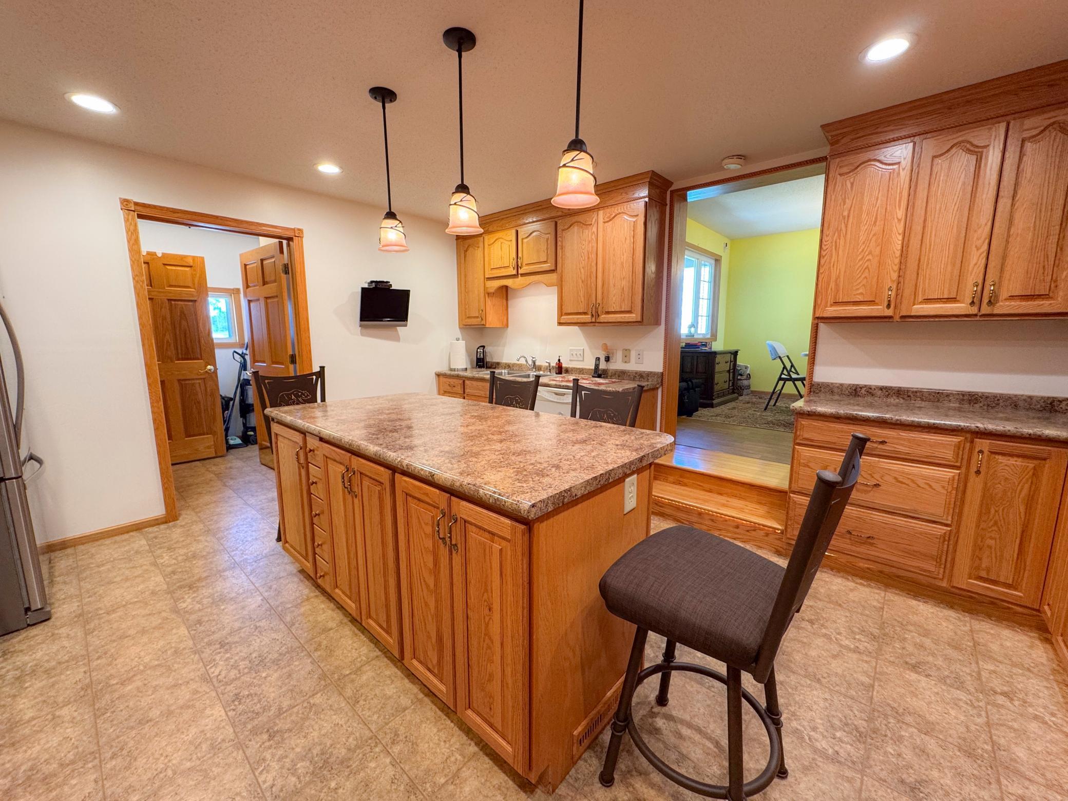 1941 single family home for sale at 1907 S Lake Irving Drive SW in Bemidji, MN — 2 bed, 2 bath (photo 18 of 37)