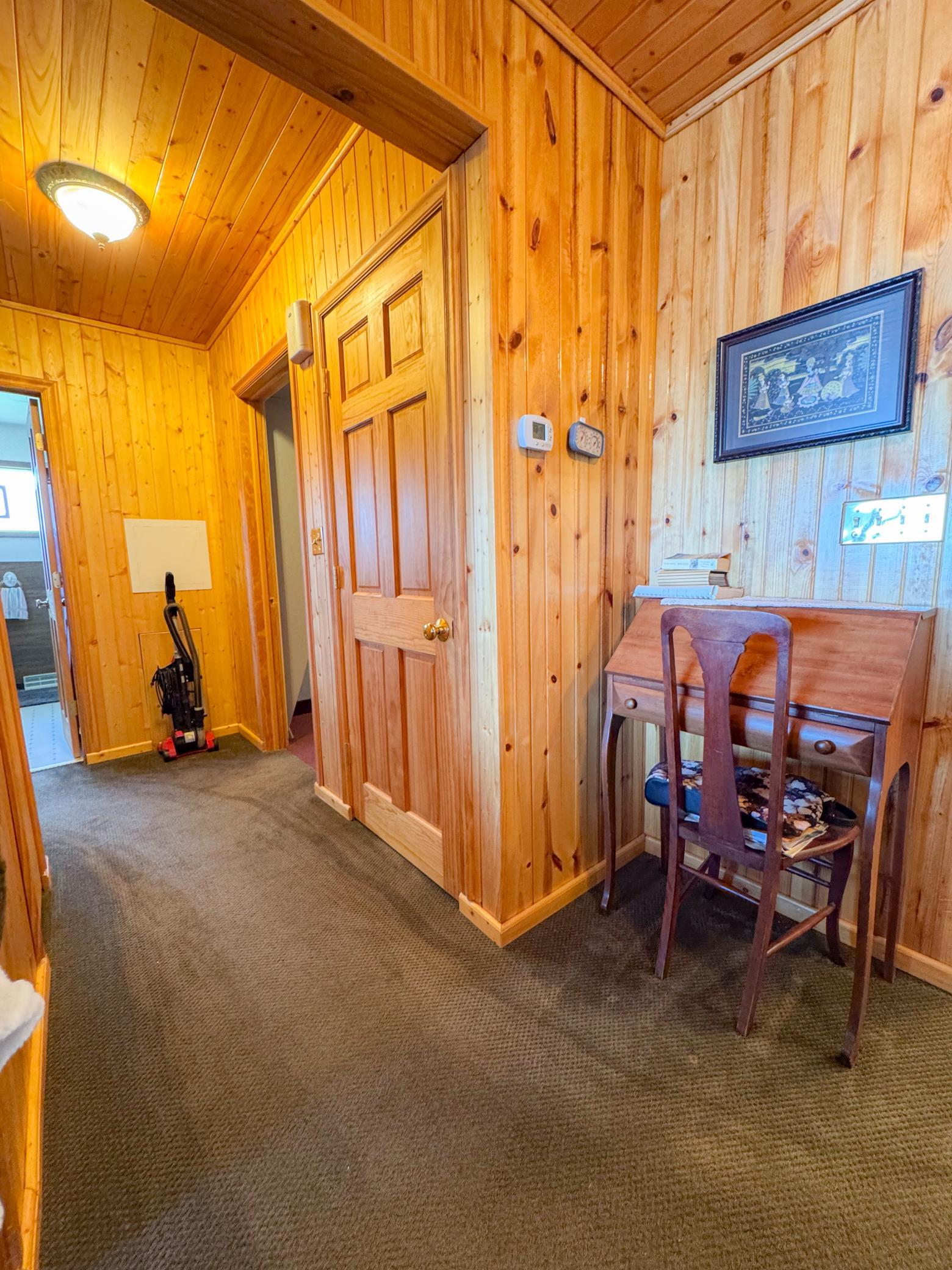 1941 single family home for sale at 1907 S Lake Irving Drive SW in Bemidji, MN — 2 bed, 2 bath (photo 24 of 37)
