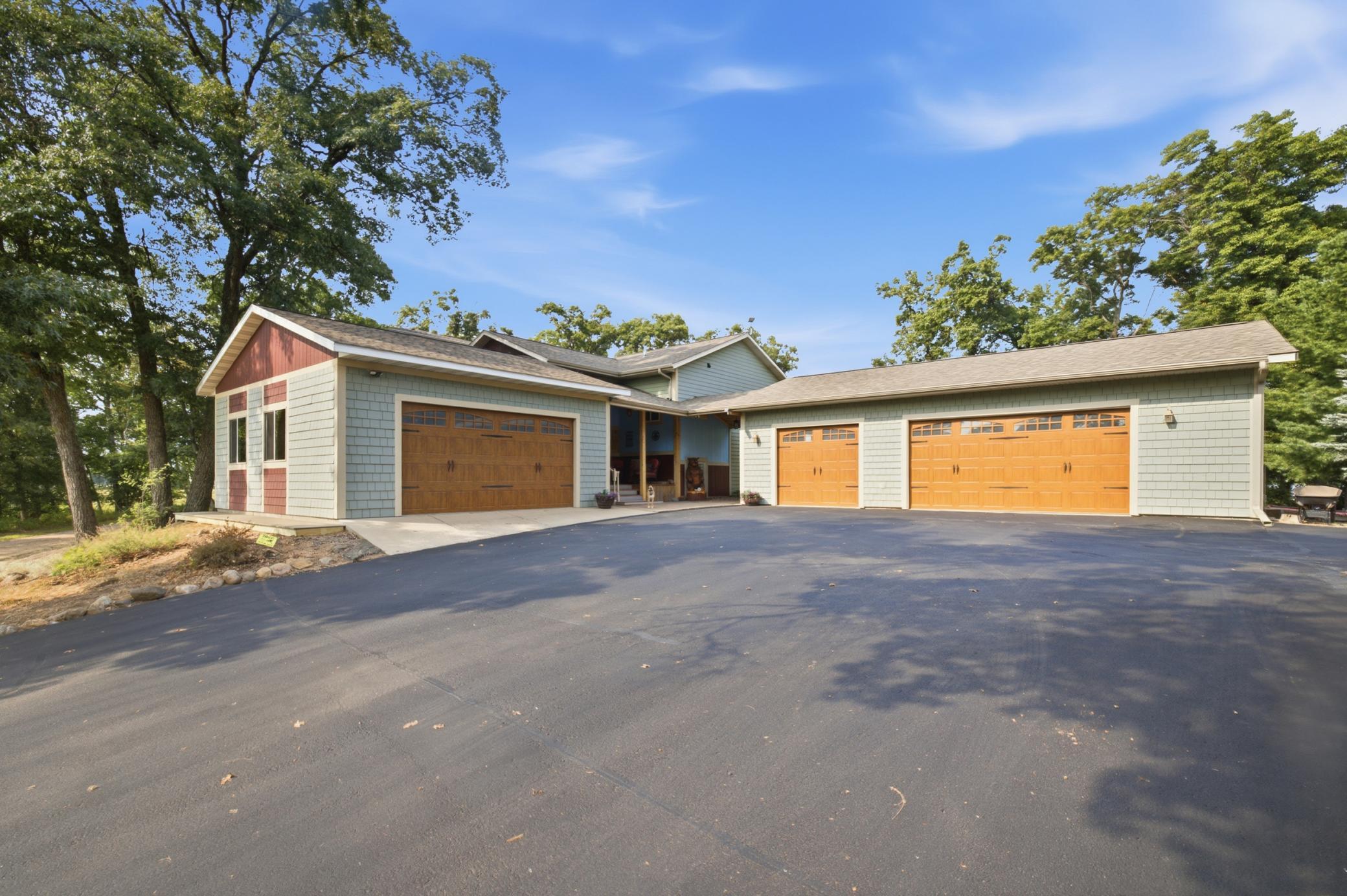 2004 single family home for sale at 15092 Ninebark Drive in Baxter, MN — 5 bed, 6 bath (photo 6 of 84)