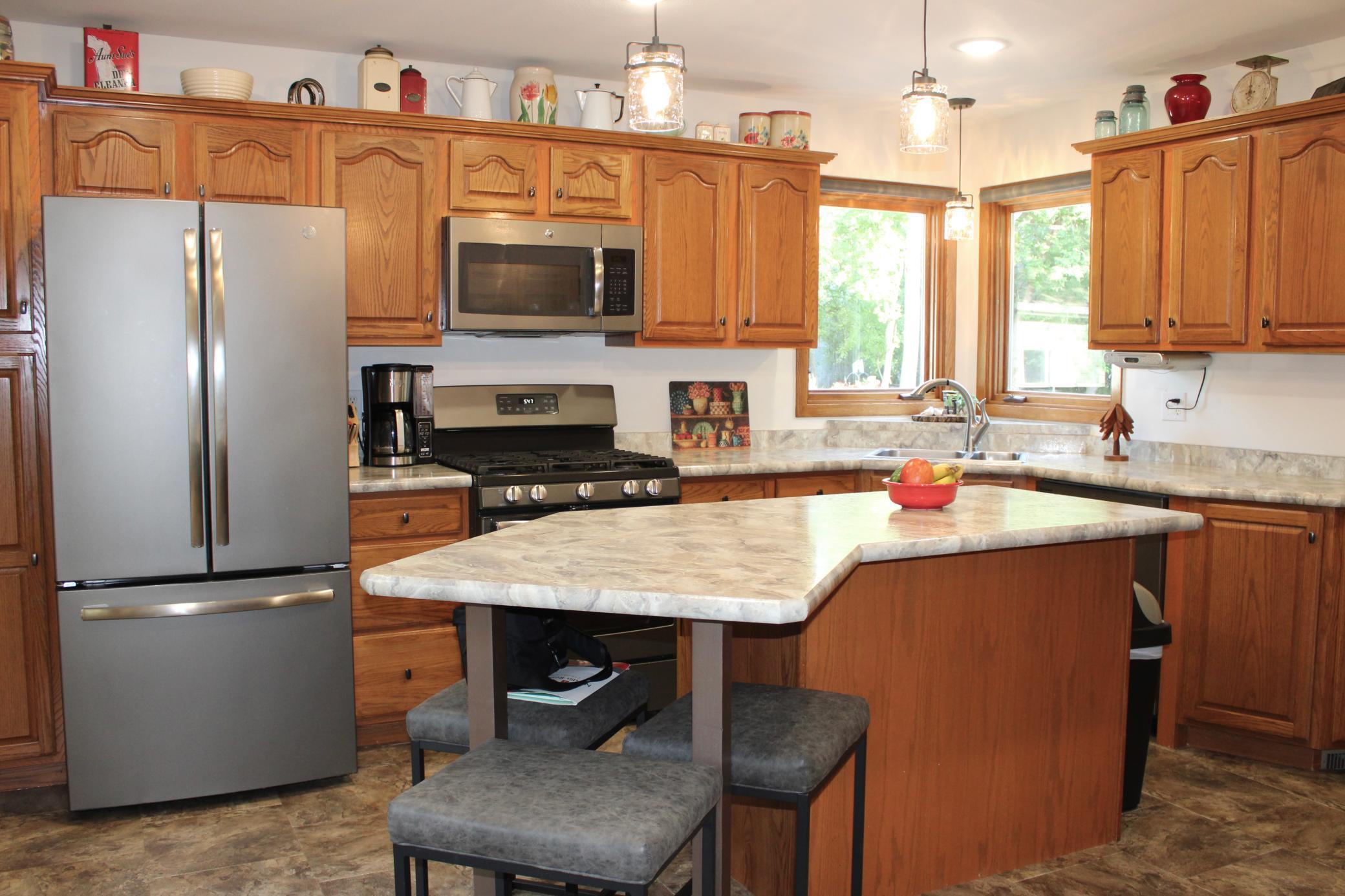 1917 single family home for sale at 17262 130th Avenue NE in Thief River Falls, MN — 4 bed, 3 bath (photo 7 of 56)