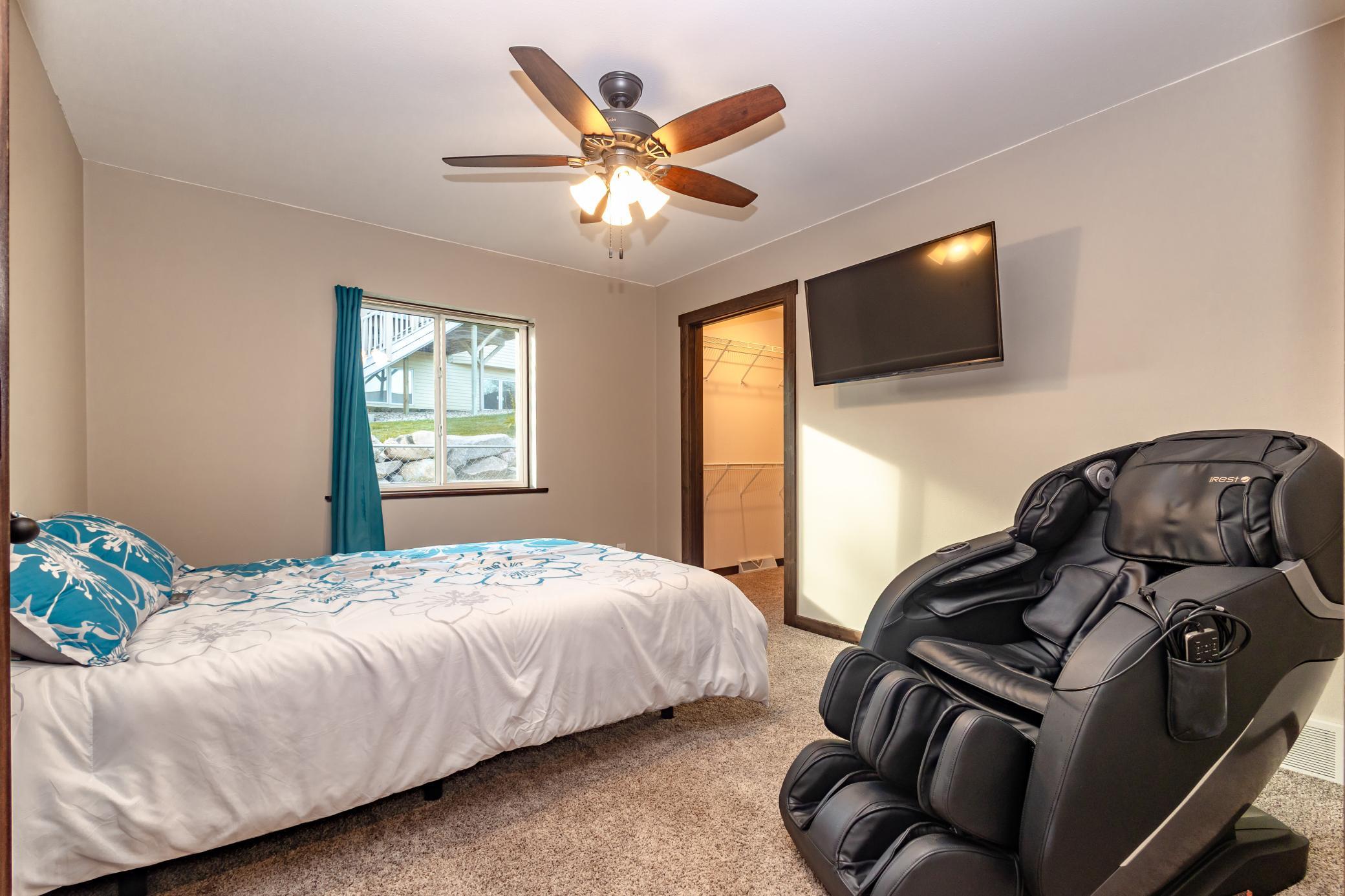 2021 home for sale at 92 Birch Avenue in Alexandria, MN — 2 bed, 2 bath (photo 16 of 27)