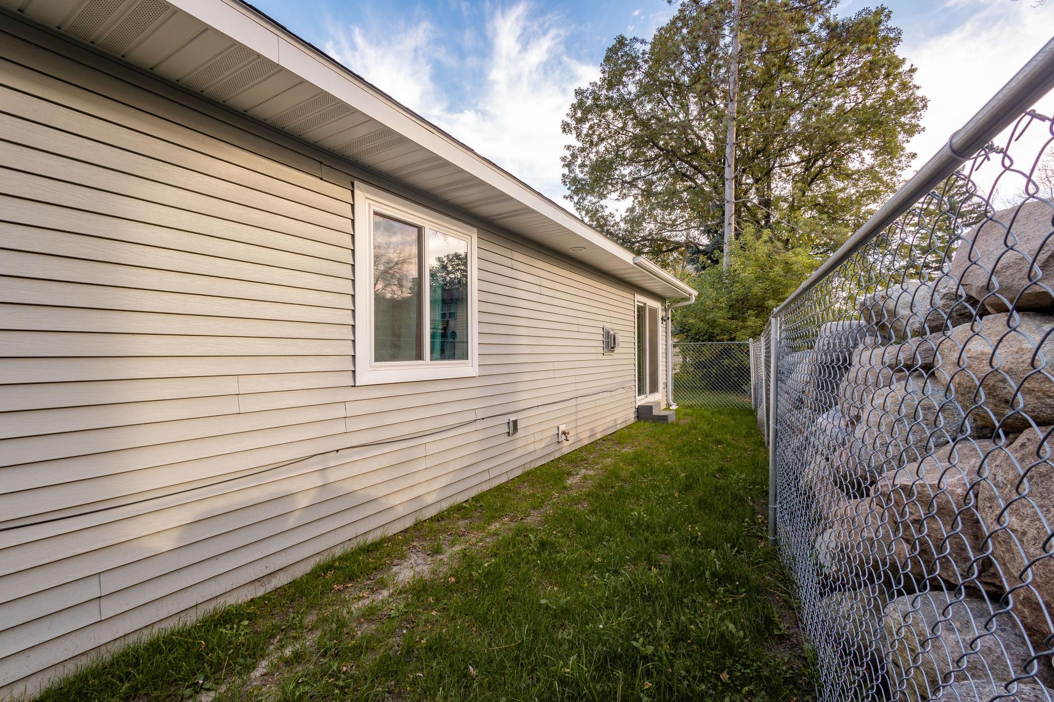 2021 home for sale at 92 Birch Avenue in Alexandria, MN — 2 bed, 2 bath (photo 24 of 27)