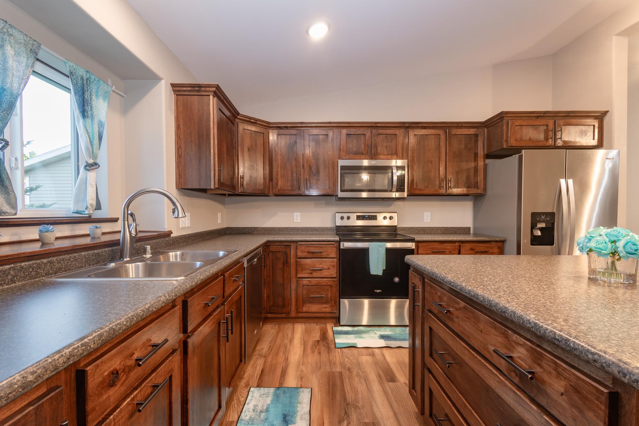 2021 home for sale at 92 Birch Avenue in Alexandria, MN — 2 bed, 2 bath (photo 4 of 27)