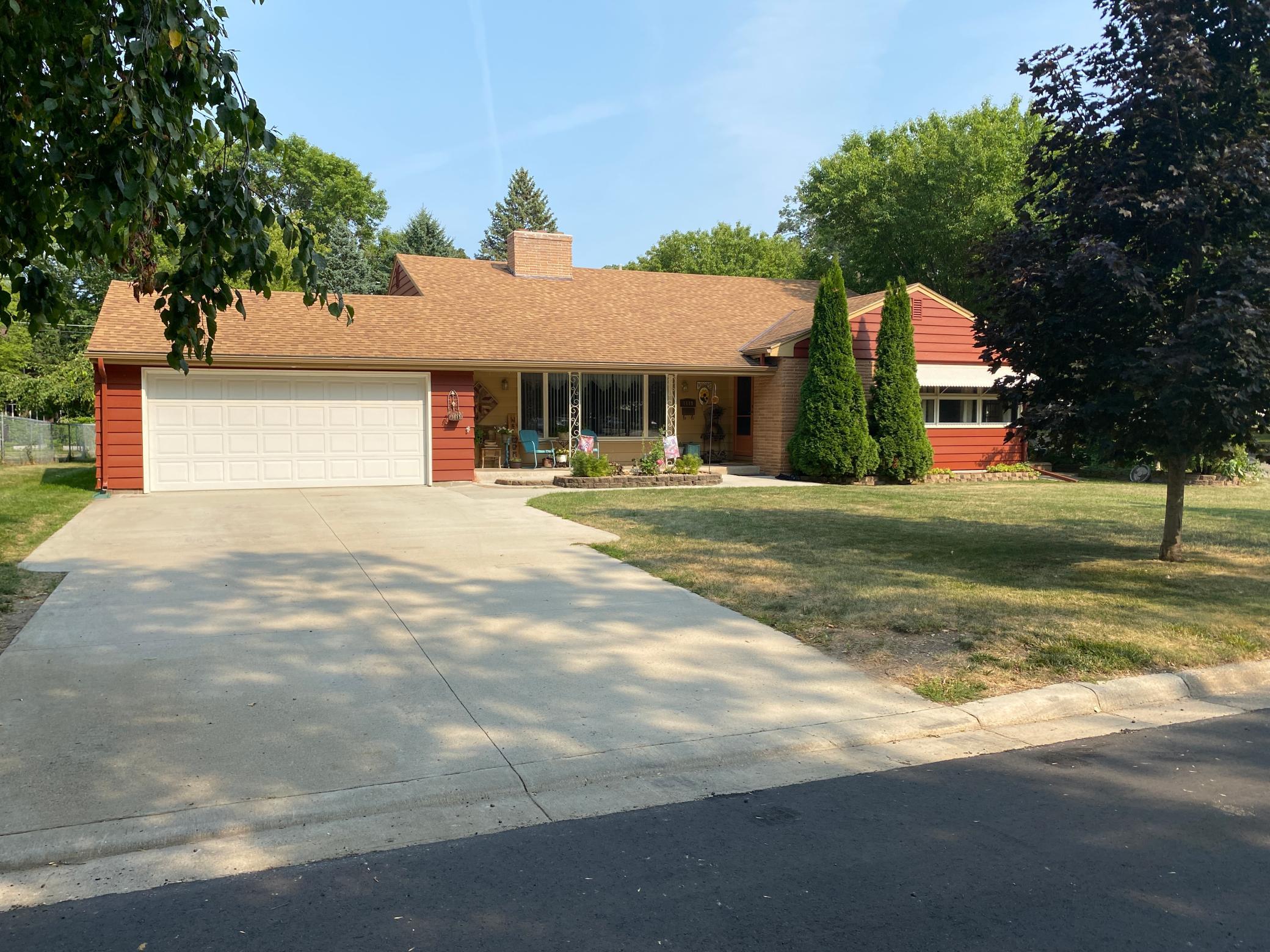 1963 single family home for sale at 1119 Lake Street in Alexandria, MN — 4 bed, 3 bath (photo 12 of 27)