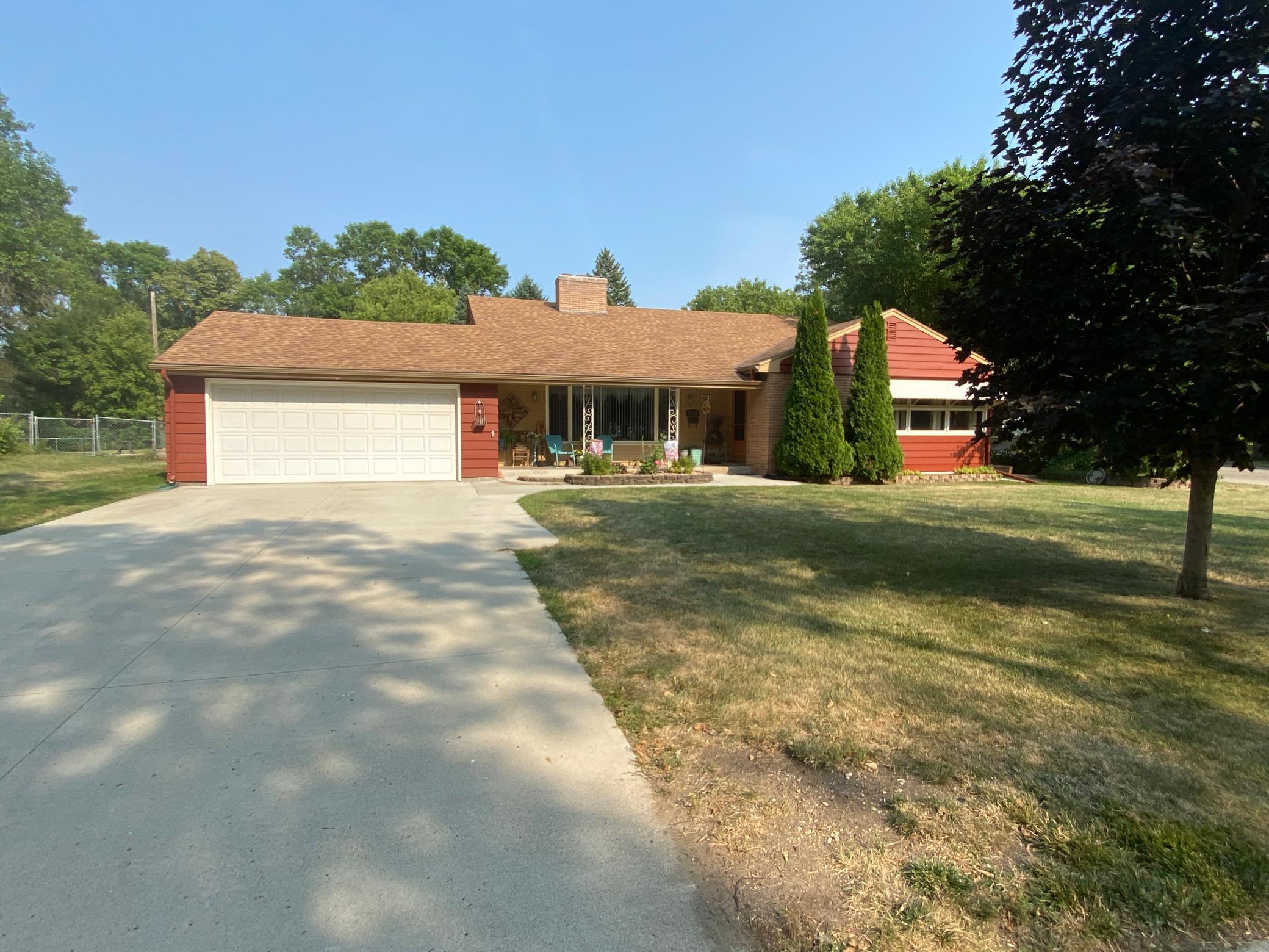 1963 single family home for sale at 1119 Lake Street in Alexandria, MN — 4 bed, 3 bath (photo 13 of 27)