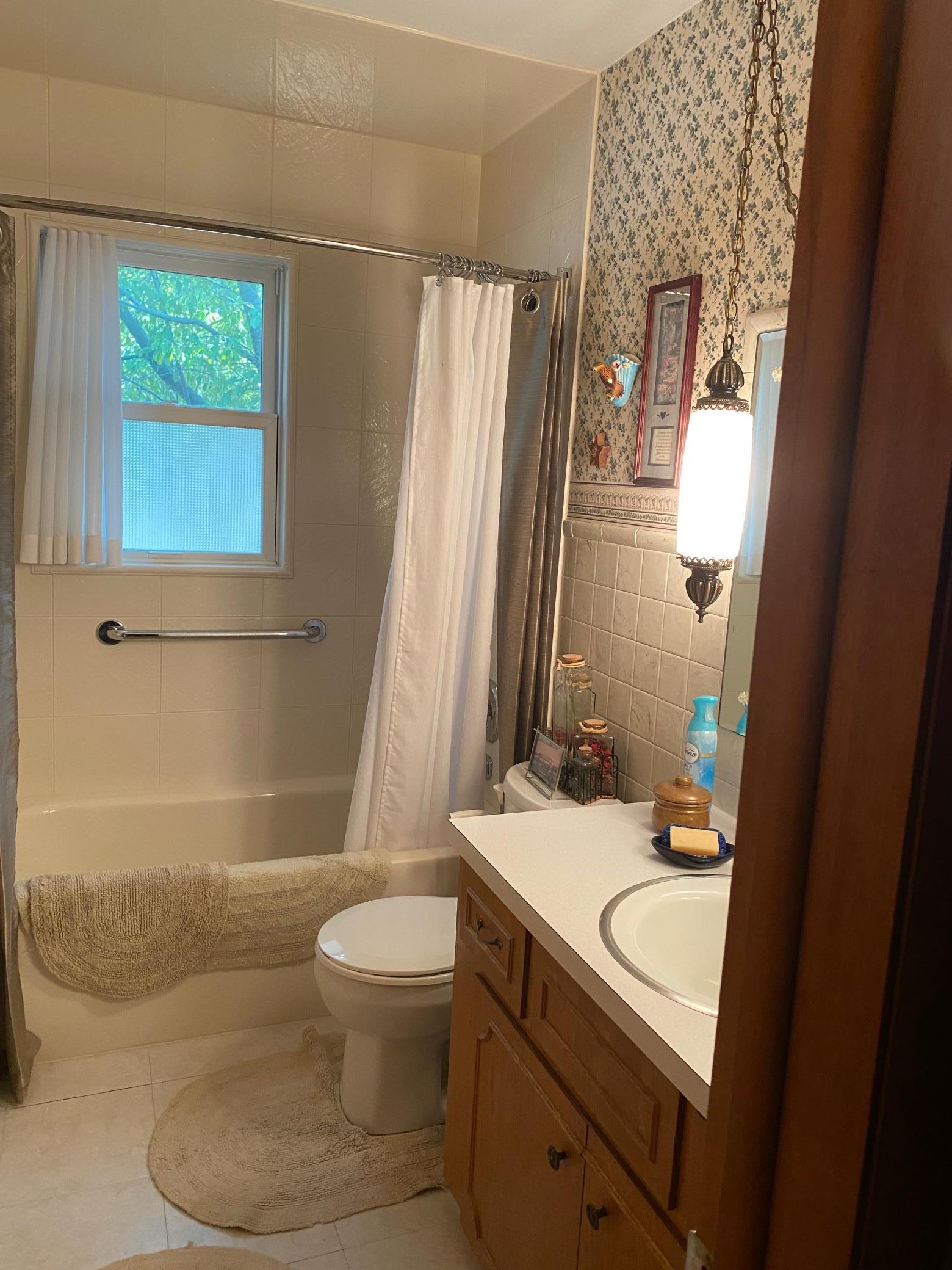 1963 single family home for sale at 1119 Lake Street in Alexandria, MN — 4 bed, 3 bath (photo 17 of 27)