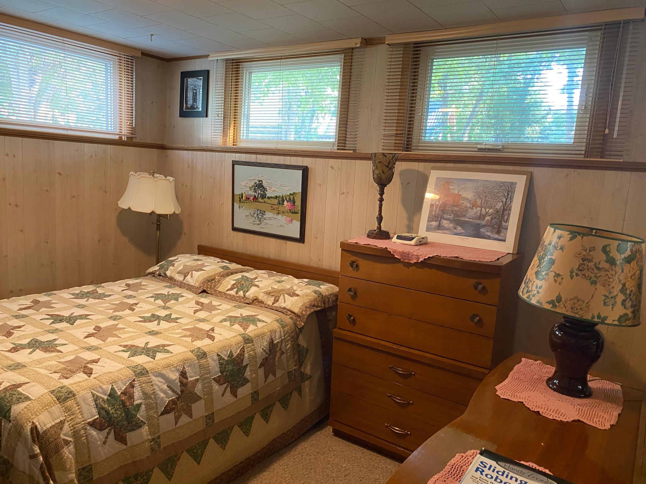 1963 single family home for sale at 1119 Lake Street in Alexandria, MN — 4 bed, 3 bath (photo 21 of 27)