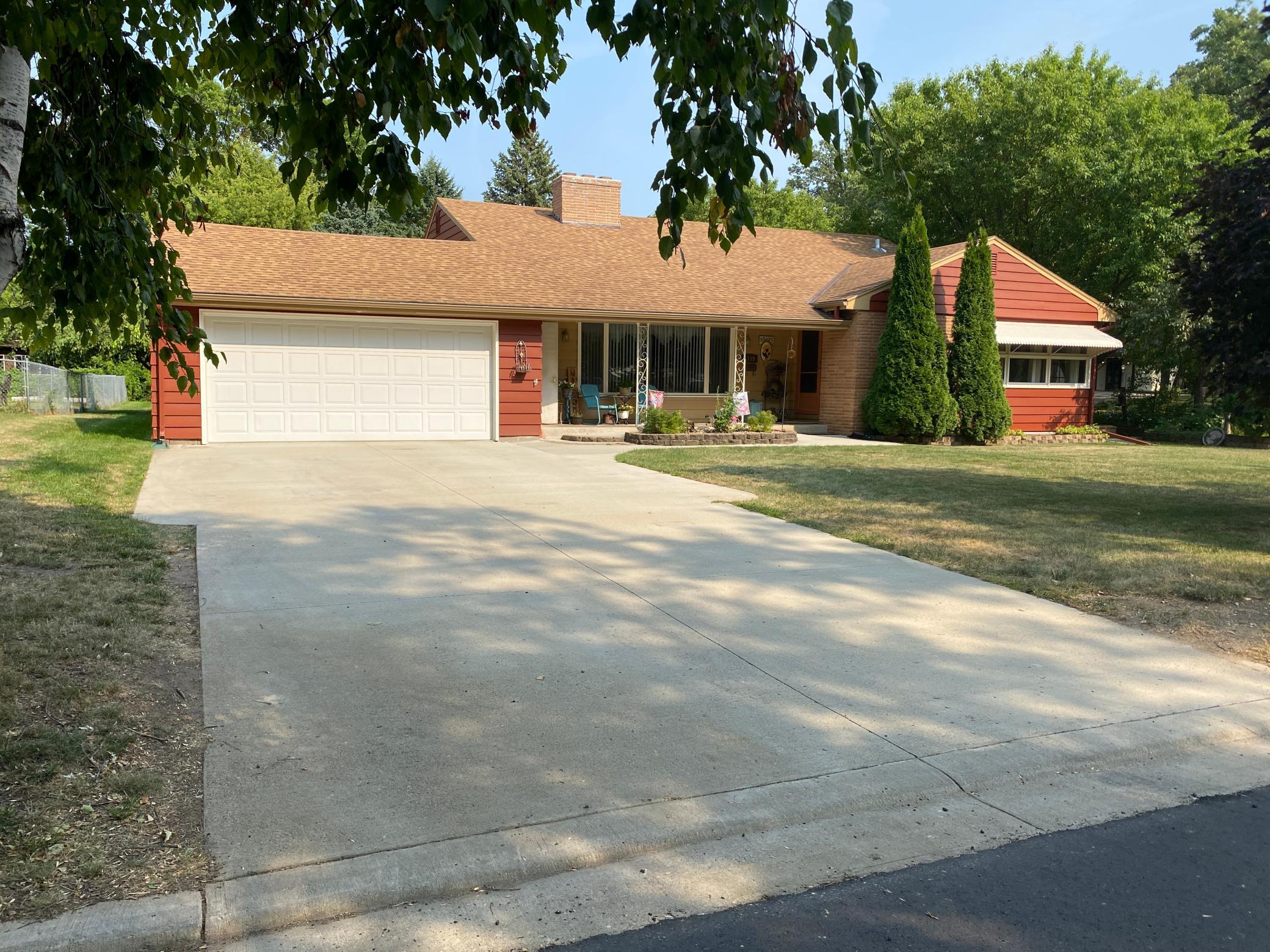 1963 single family home for sale at 1119 Lake Street in Alexandria, MN — 4 bed, 3 bath