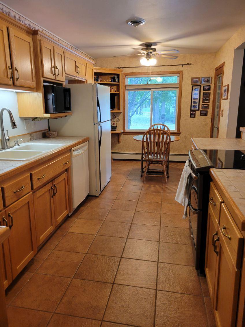 1963 single family home for sale at 1119 Lake Street in Alexandria, MN — 4 bed, 3 bath (photo 14 of 41)