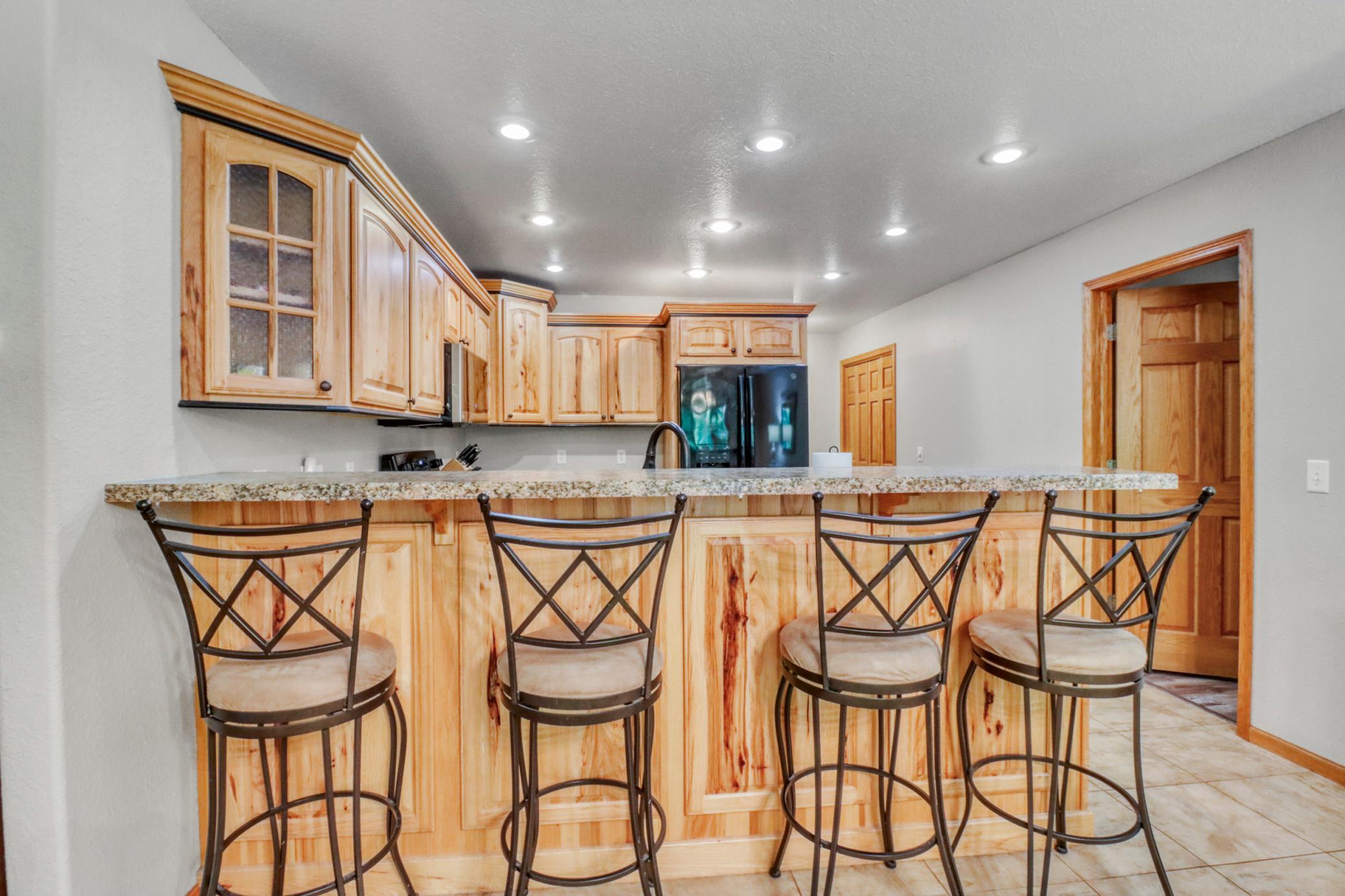 2007 single family home for sale at 1084 Timber Drive in Detroit Lakes, MN — 5 bed, 3 bath (photo 14 of 63)
