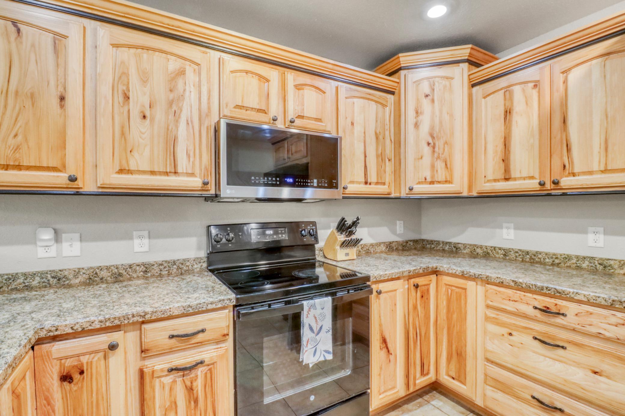 2007 single family home for sale at 1084 Timber Drive in Detroit Lakes, MN — 5 bed, 3 bath (photo 18 of 63)