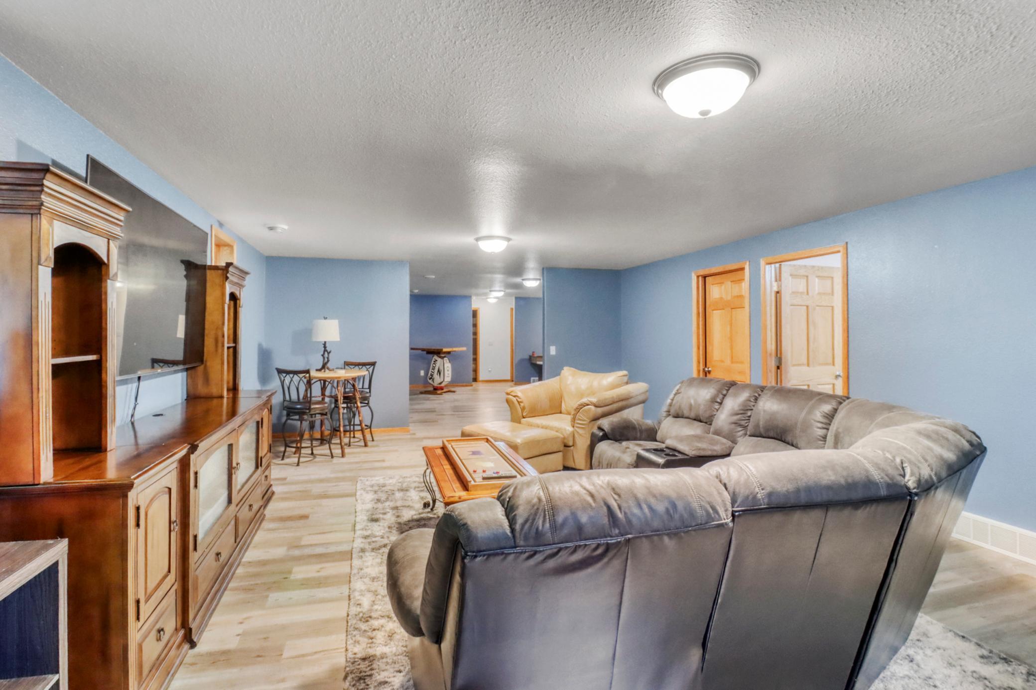 2007 single family home for sale at 1084 Timber Drive in Detroit Lakes, MN — 5 bed, 3 bath (photo 40 of 63)