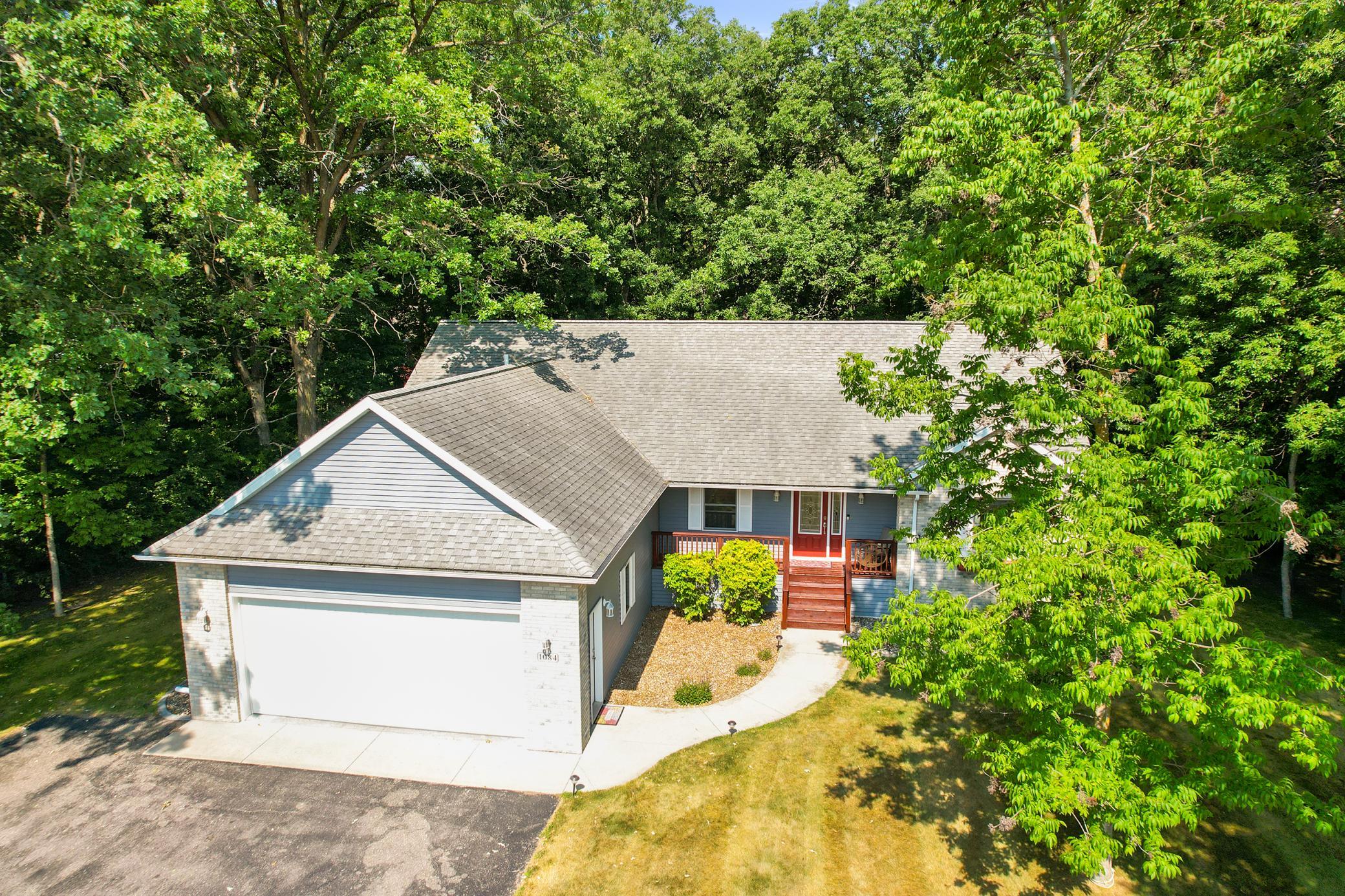 2007 single family home for sale at 1084 Timber Drive in Detroit Lakes, MN — 5 bed, 3 bath (photo 5 of 63)