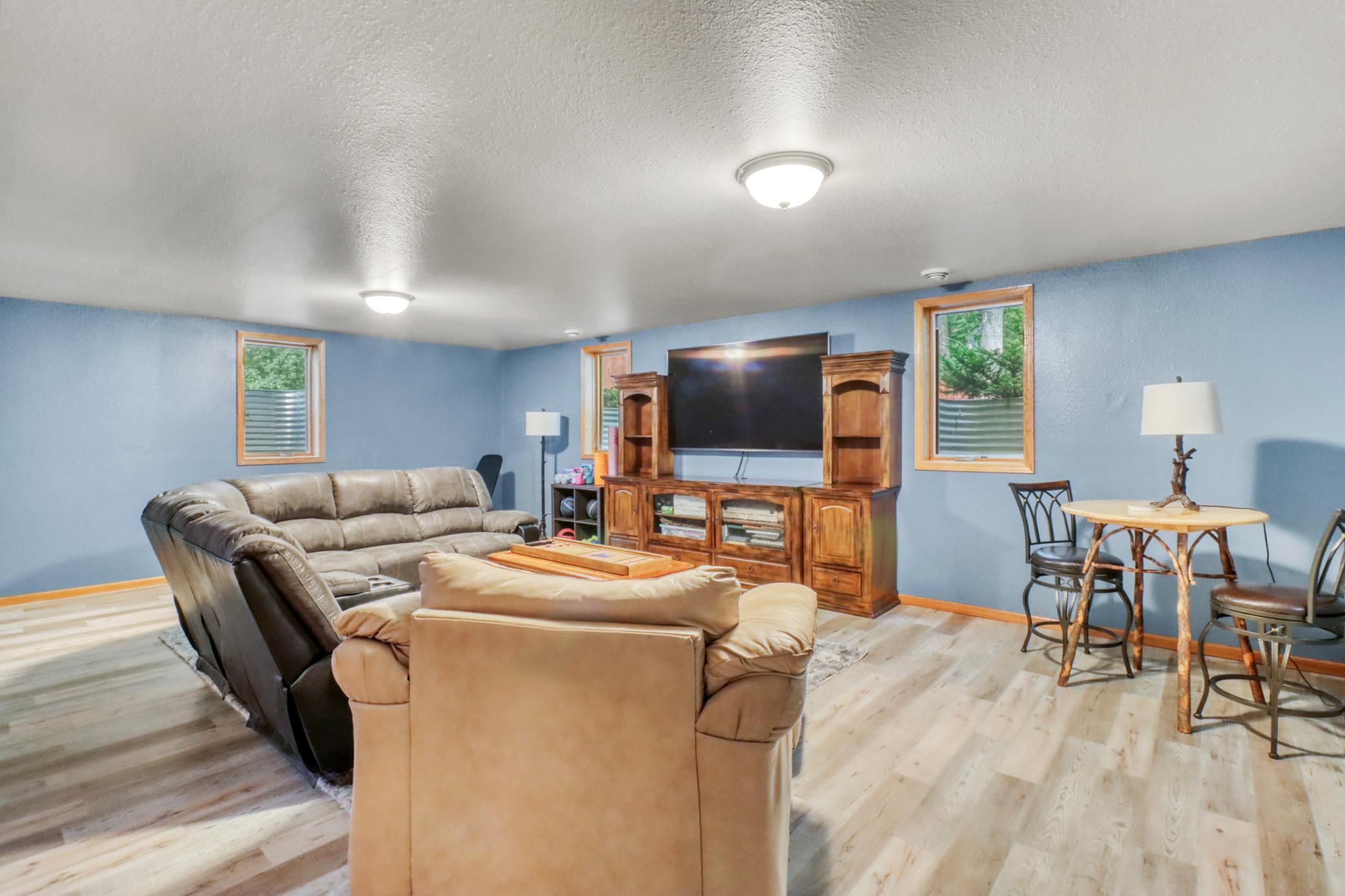 2007 single family home for sale at 1084 Timber Drive in Detroit Lakes, MN — 5 bed, 3 bath (photo 44 of 63)