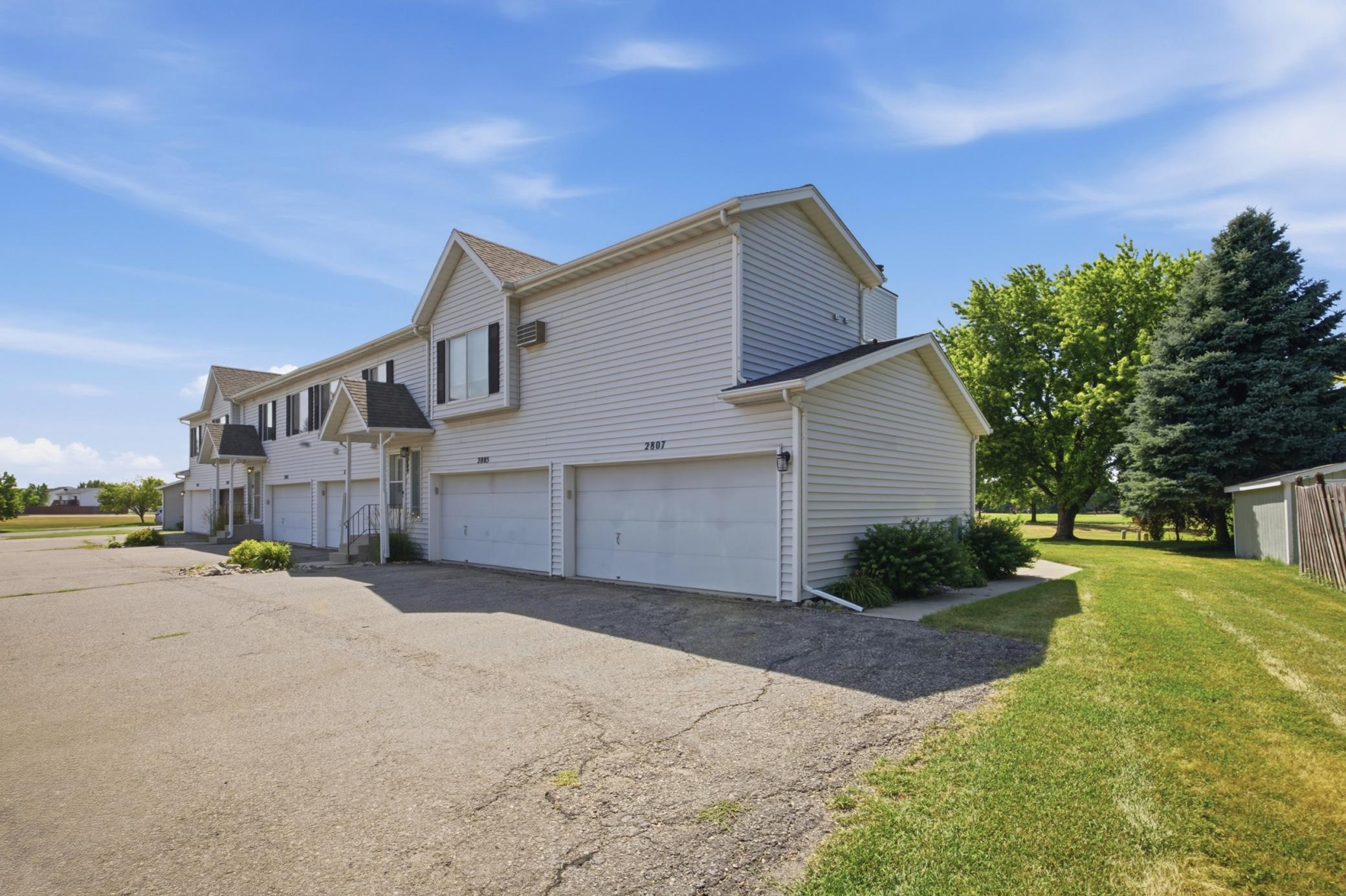 2807 32nd Street S, Moorhead MN 56560 - Photo 2 of 27