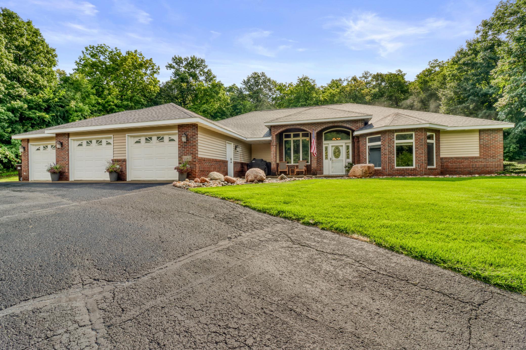 1997 single family home for sale at 1373 Burroughs Road in Detroit Lakes, MN — 3 bed, 2 bath (photo 4 of 74)