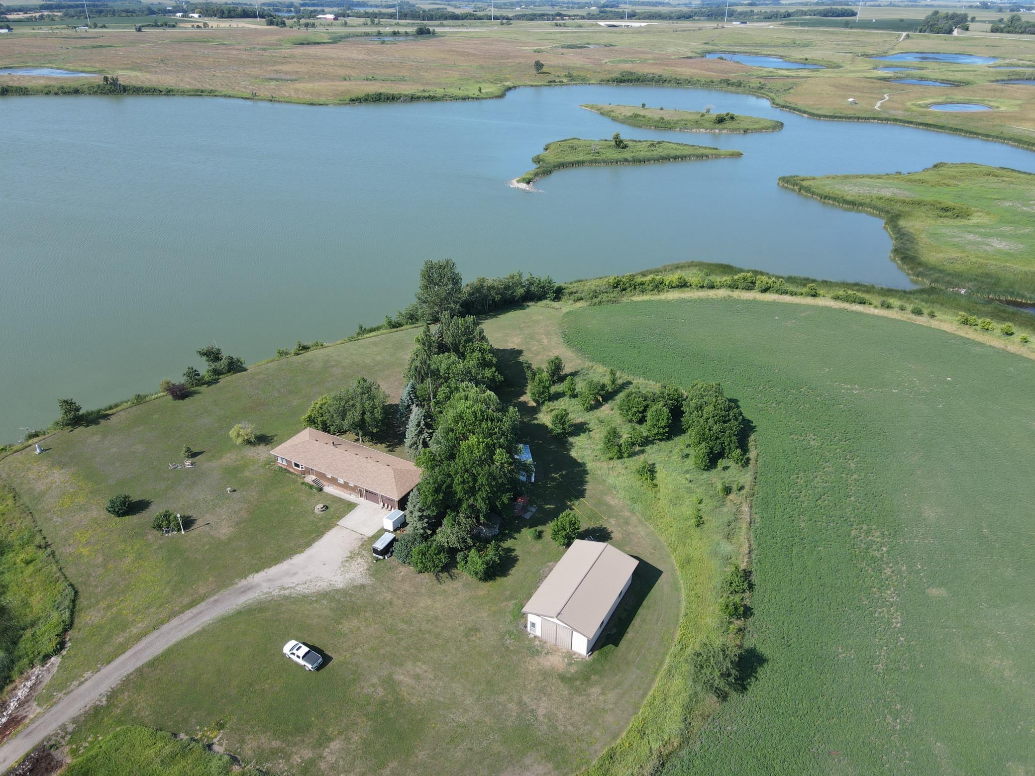 1986 single family home for sale at 2814 Pebble Lake Road in Fergus Falls, MN — 2 bed, 2 bath (photo 12 of 82)