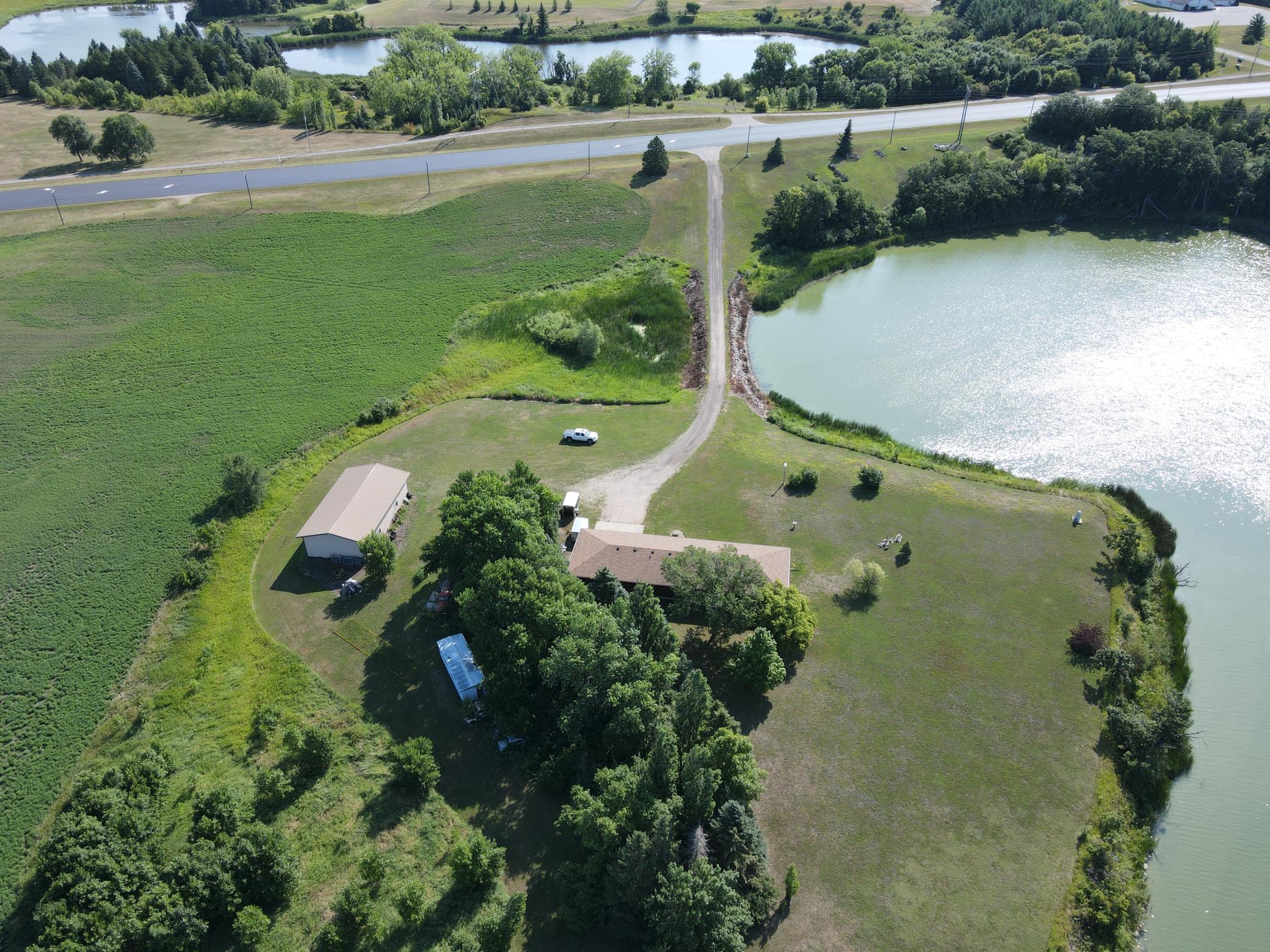 1986 single family home for sale at 2814 Pebble Lake Road in Fergus Falls, MN — 2 bed, 2 bath (photo 15 of 82)