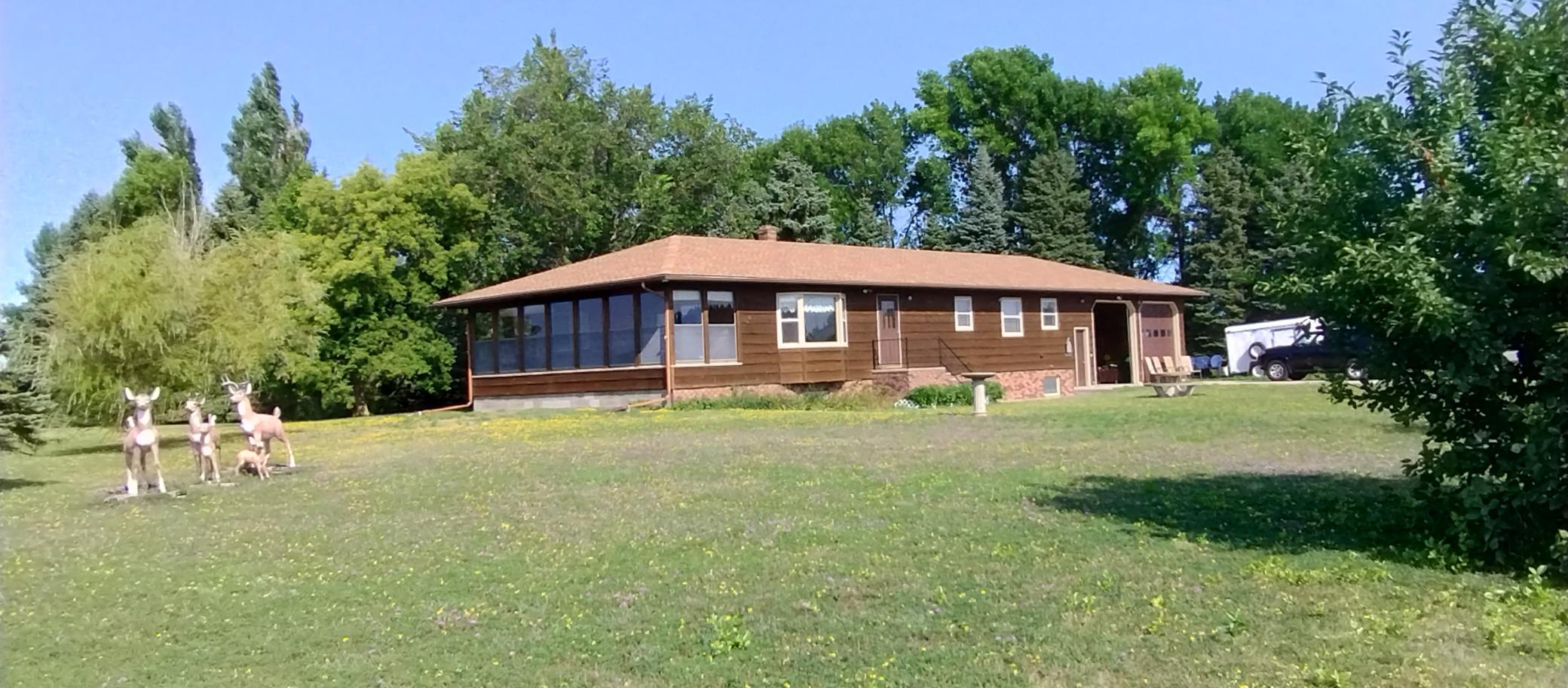 1986 single family home for sale at 2814 Pebble Lake Road in Fergus Falls, MN — 2 bed, 2 bath (photo 26 of 82)