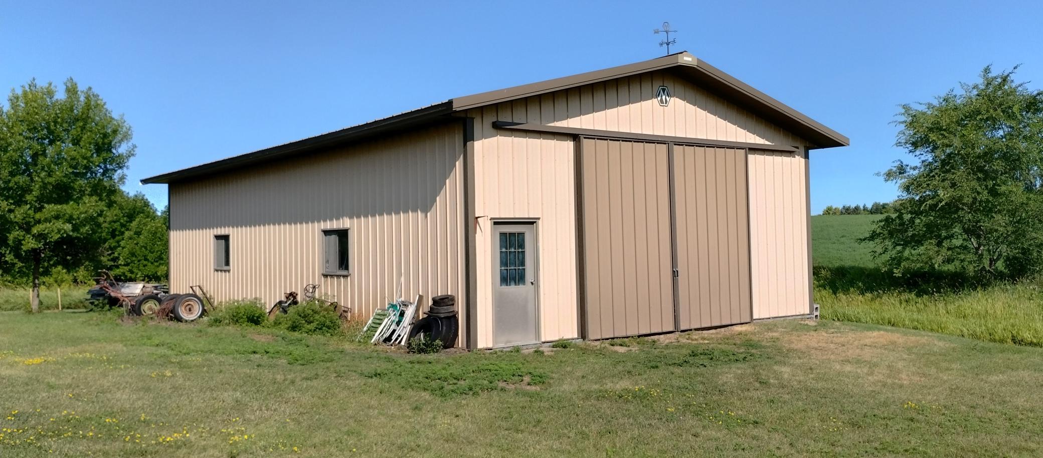 1986 single family home for sale at 2814 Pebble Lake Road in Fergus Falls, MN — 2 bed, 2 bath (photo 32 of 82)