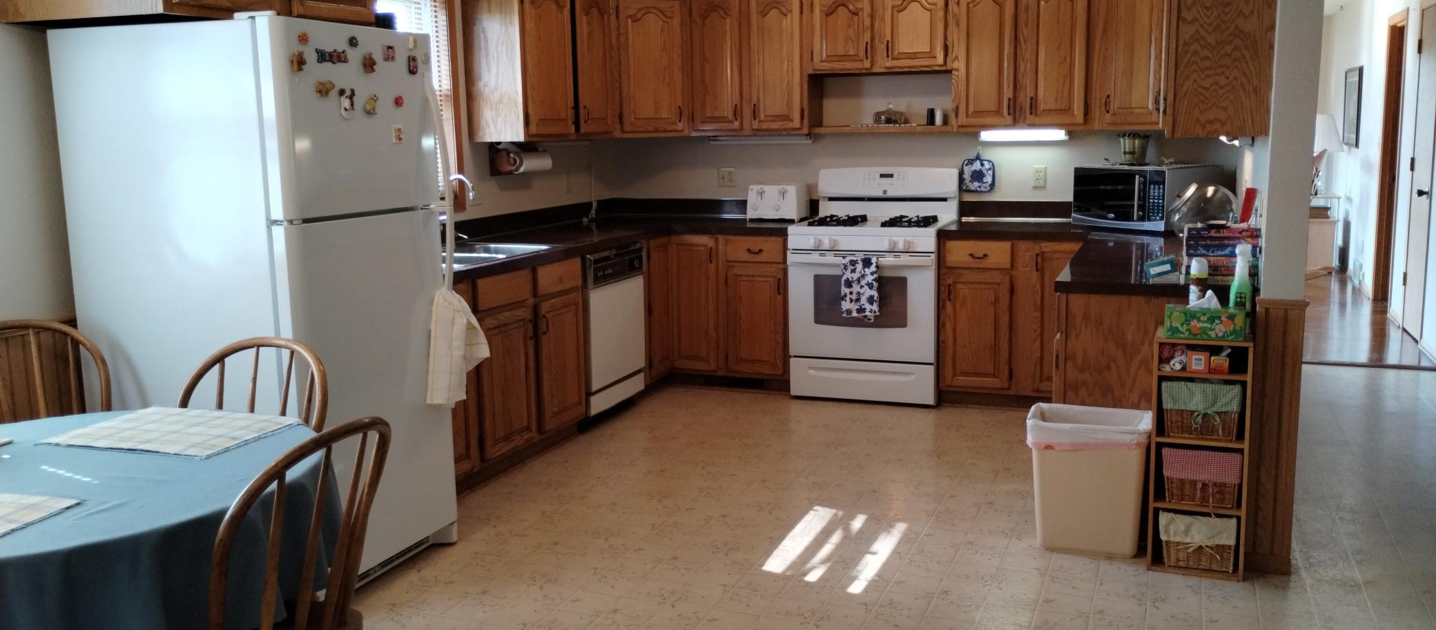 1986 single family home for sale at 2814 Pebble Lake Road in Fergus Falls, MN — 2 bed, 2 bath (photo 43 of 82)