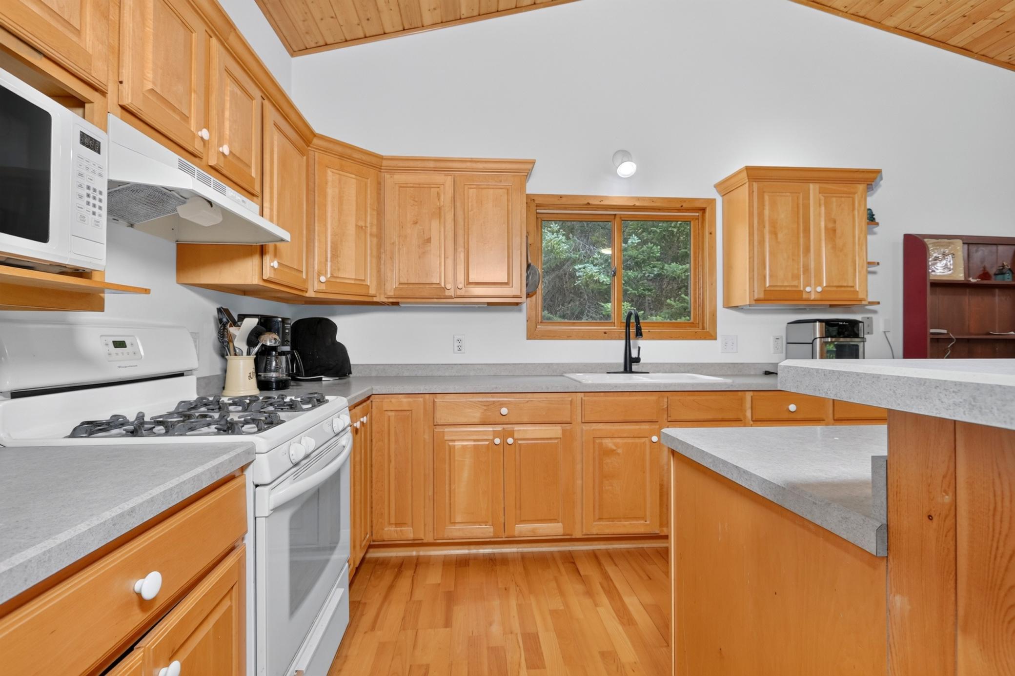 1996 single family home for sale at 39343 Cedar Heights Road in Bigfork, MN — 3 bed, 2 bath (photo 34 of 76)