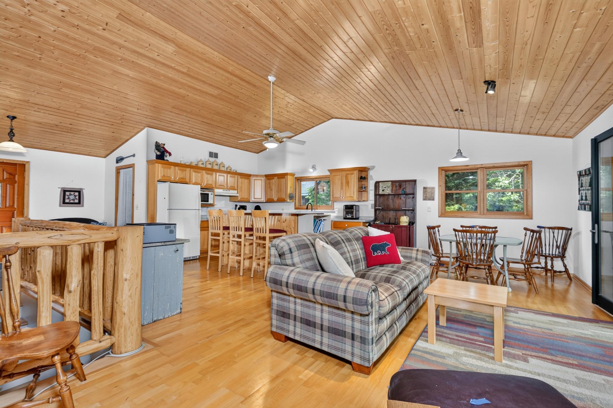 1996 single family home for sale at 39343 Cedar Heights Road in Bigfork, MN — 3 bed, 2 bath (photo 38 of 76)