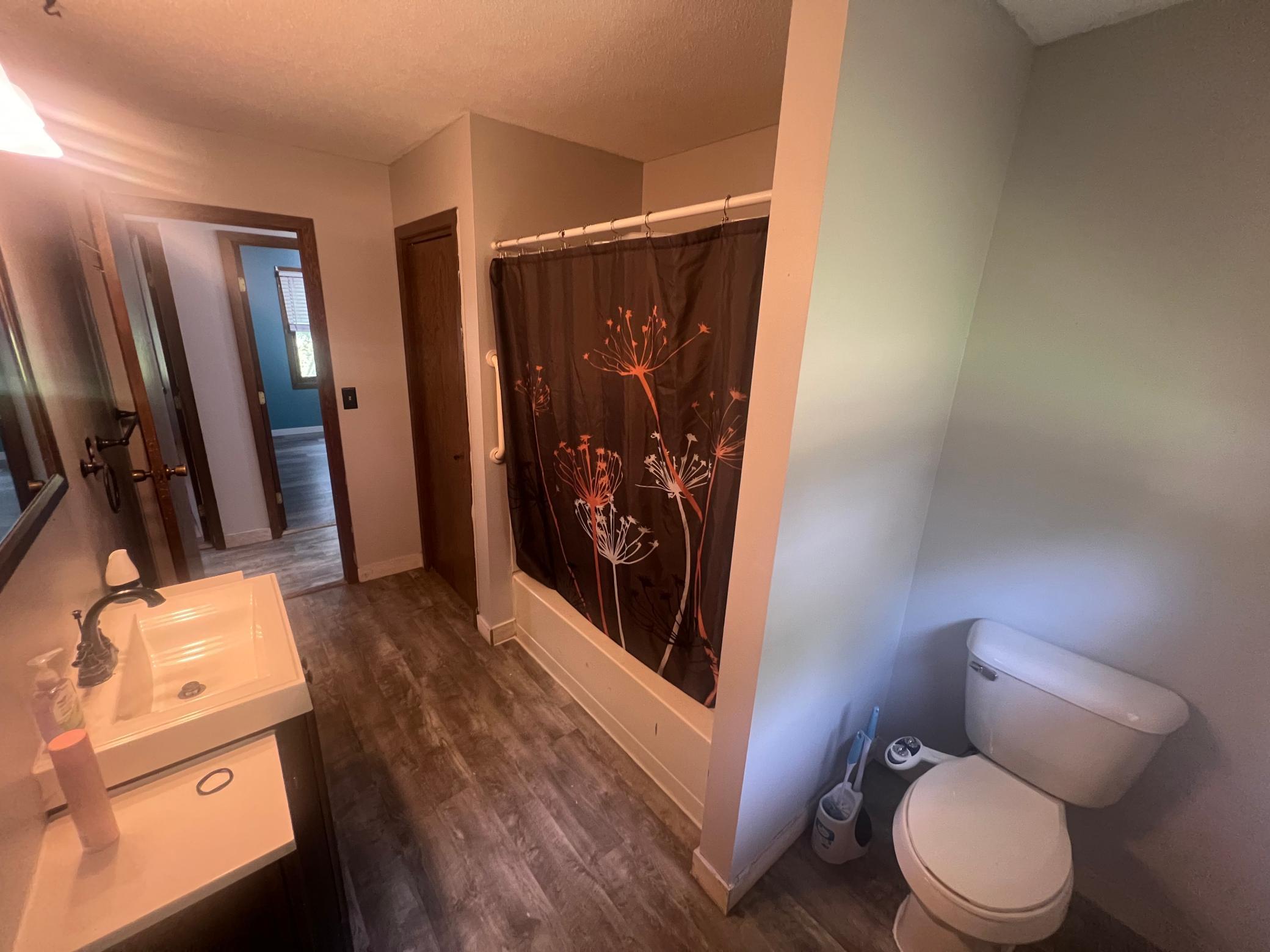 1981 single family home for sale at 304 5th Street in Bluffton, MN — 5 bed, 2 bath (photo 15 of 17)