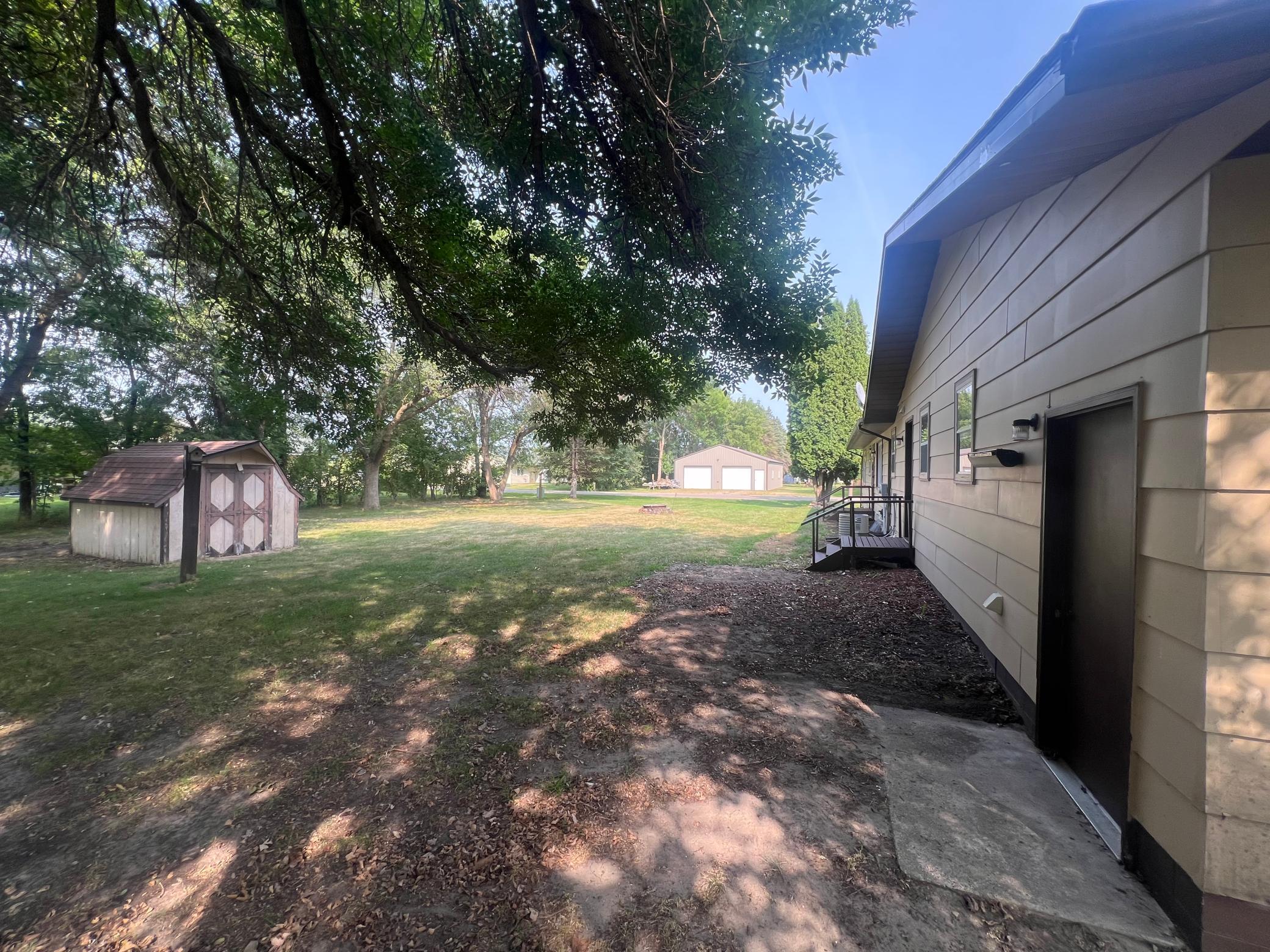 1981 single family home for sale at 304 5th Street in Bluffton, MN — 5 bed, 2 bath (photo 4 of 17)