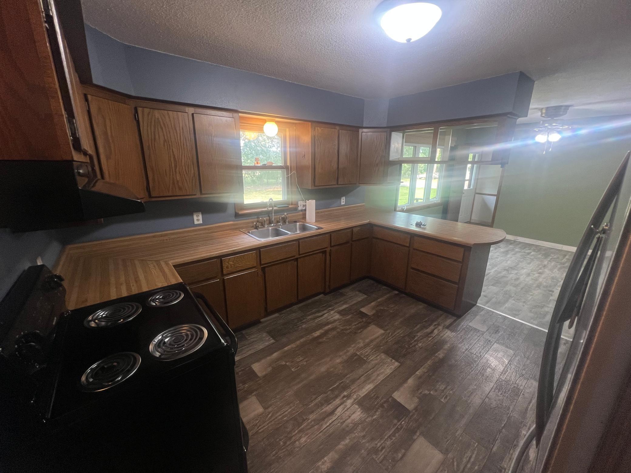 1981 single family home for sale at 304 5th Street in Bluffton, MN — 5 bed, 2 bath (photo 8 of 17)