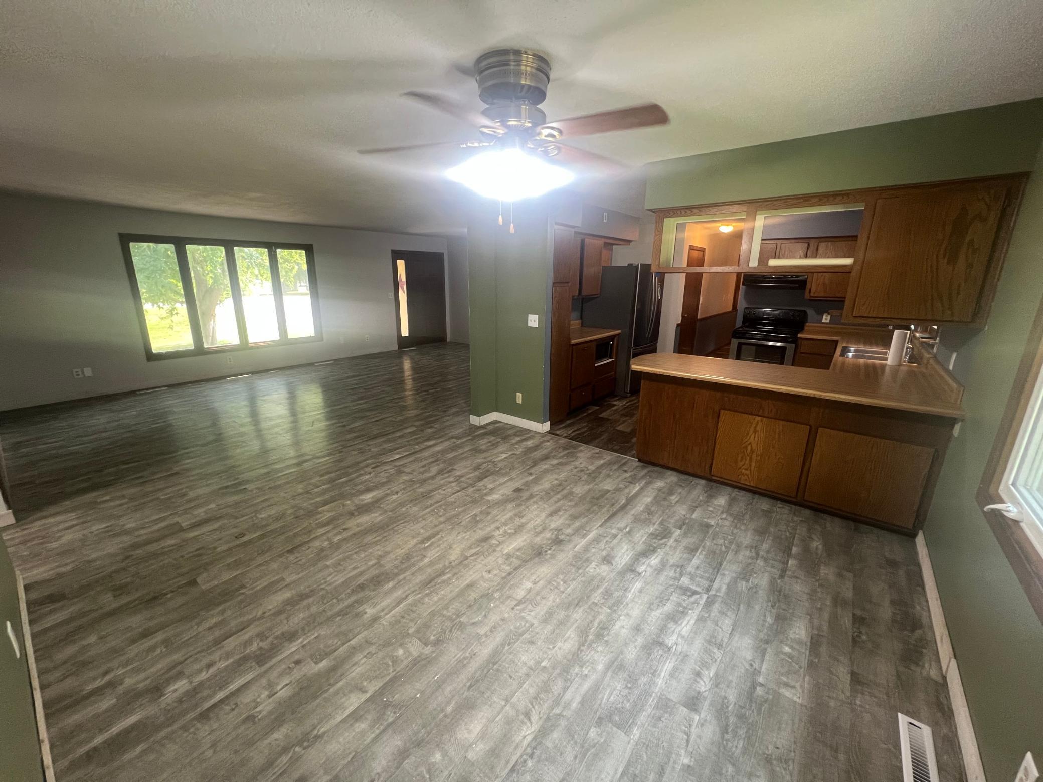 1981 single family home for sale at 304 5th Street in Bluffton, MN — 5 bed, 2 bath (photo 10 of 17)