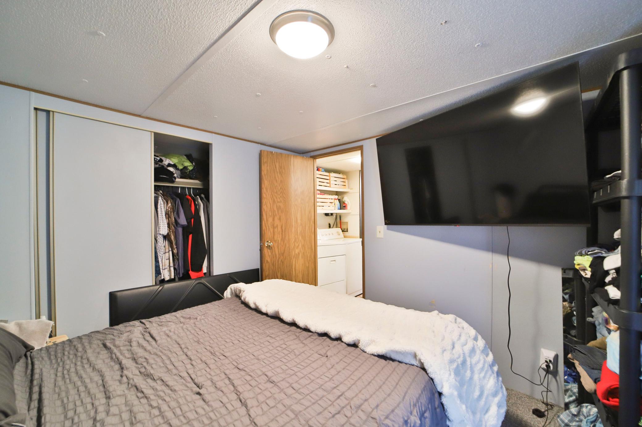1990 single family home for sale at 14648 Ridgeway Road in Crosslake, MN — 2 bed, 1 bath (photo 13 of 39)