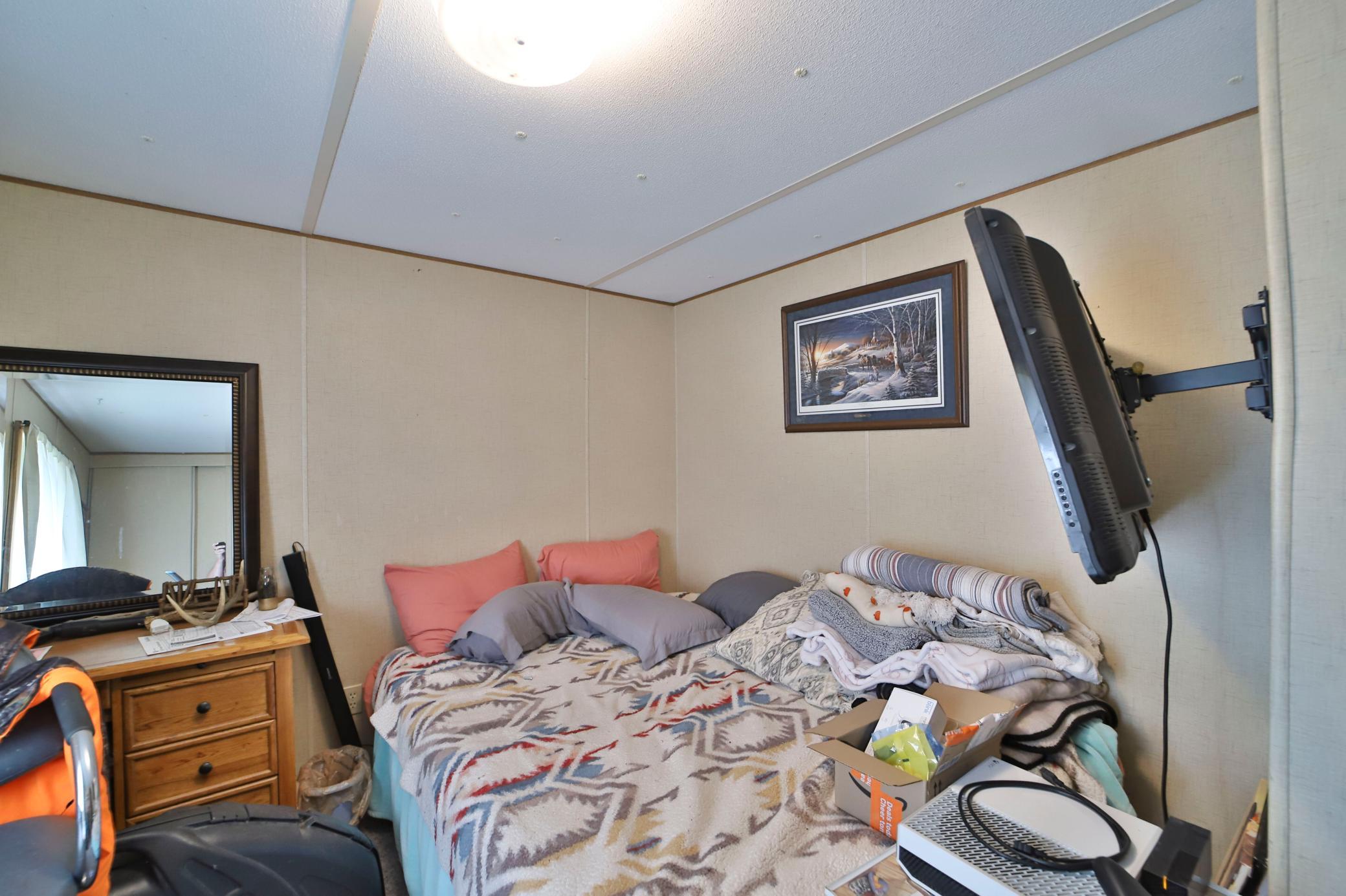 1990 single family home for sale at 14648 Ridgeway Road in Crosslake, MN — 2 bed, 1 bath (photo 16 of 39)