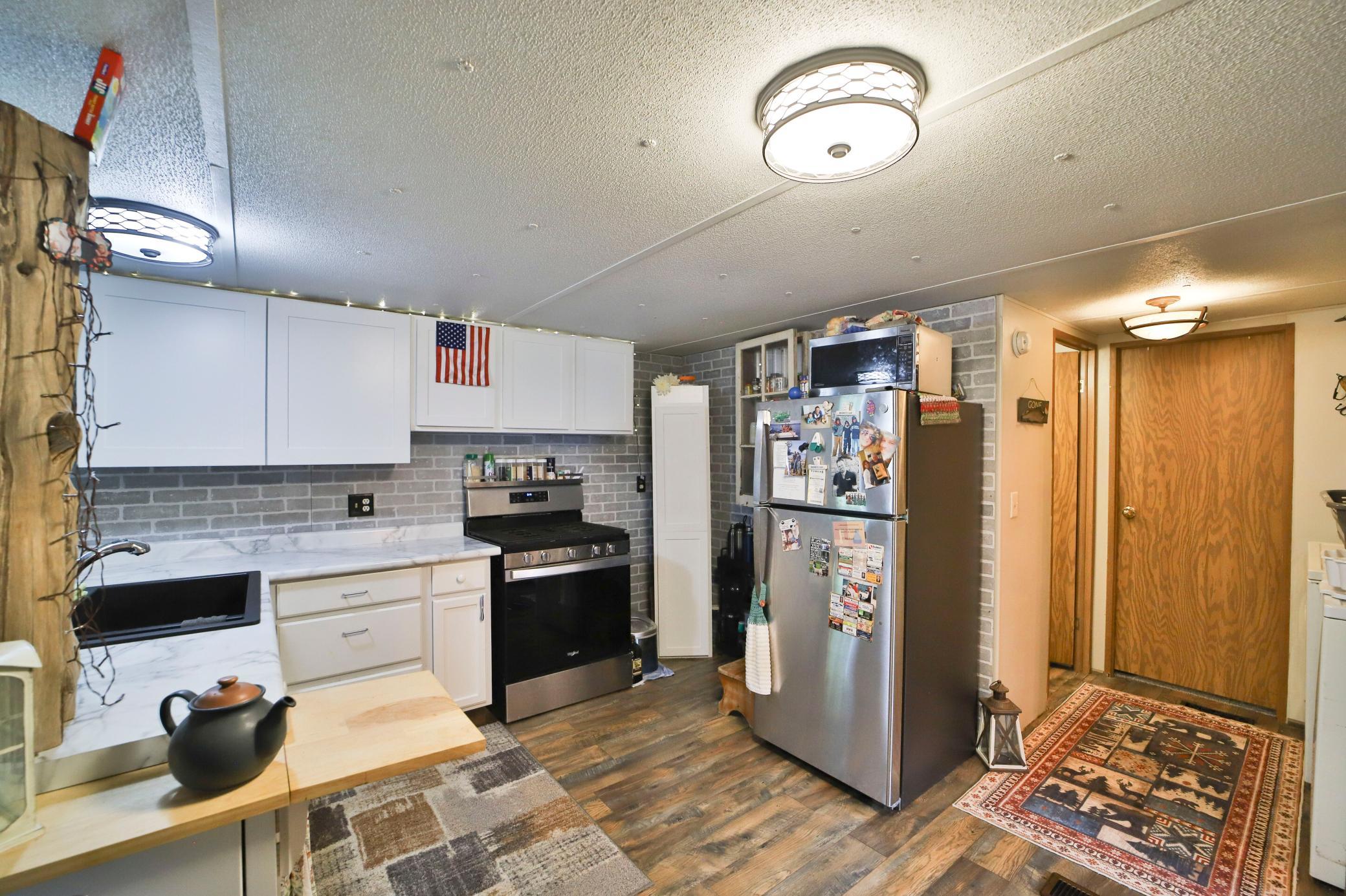 1990 single family home for sale at 14648 Ridgeway Road in Crosslake, MN — 2 bed, 1 bath (photo 3 of 39)