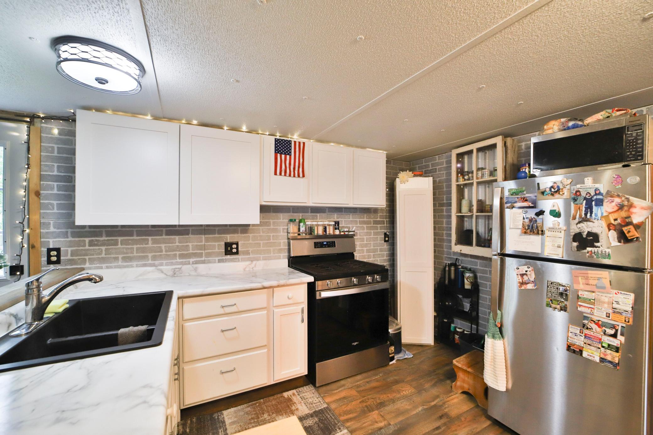1990 single family home for sale at 14648 Ridgeway Road in Crosslake, MN — 2 bed, 1 bath (photo 4 of 39)