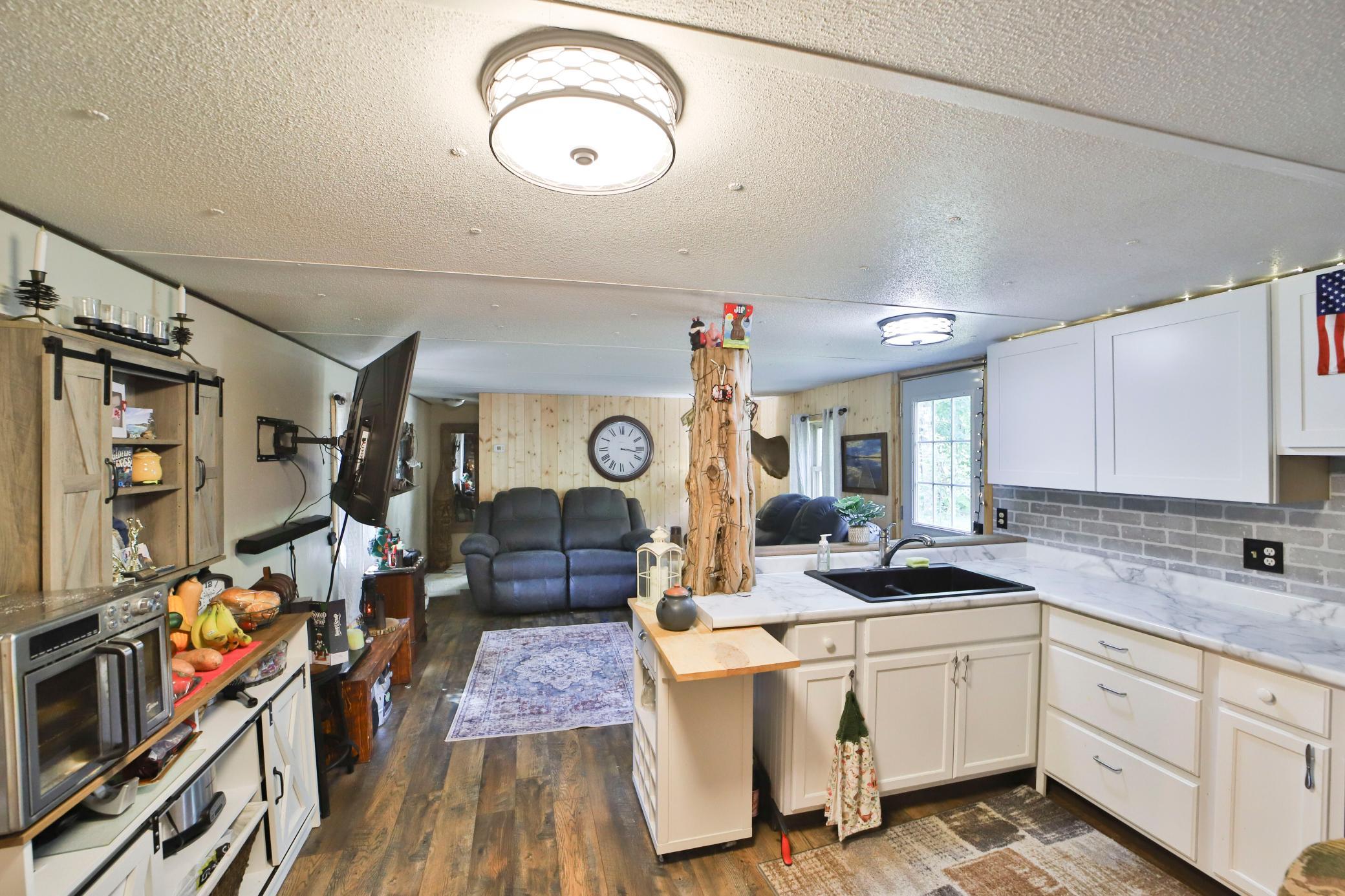 1990 single family home for sale at 14648 Ridgeway Road in Crosslake, MN — 2 bed, 1 bath (photo 6 of 39)