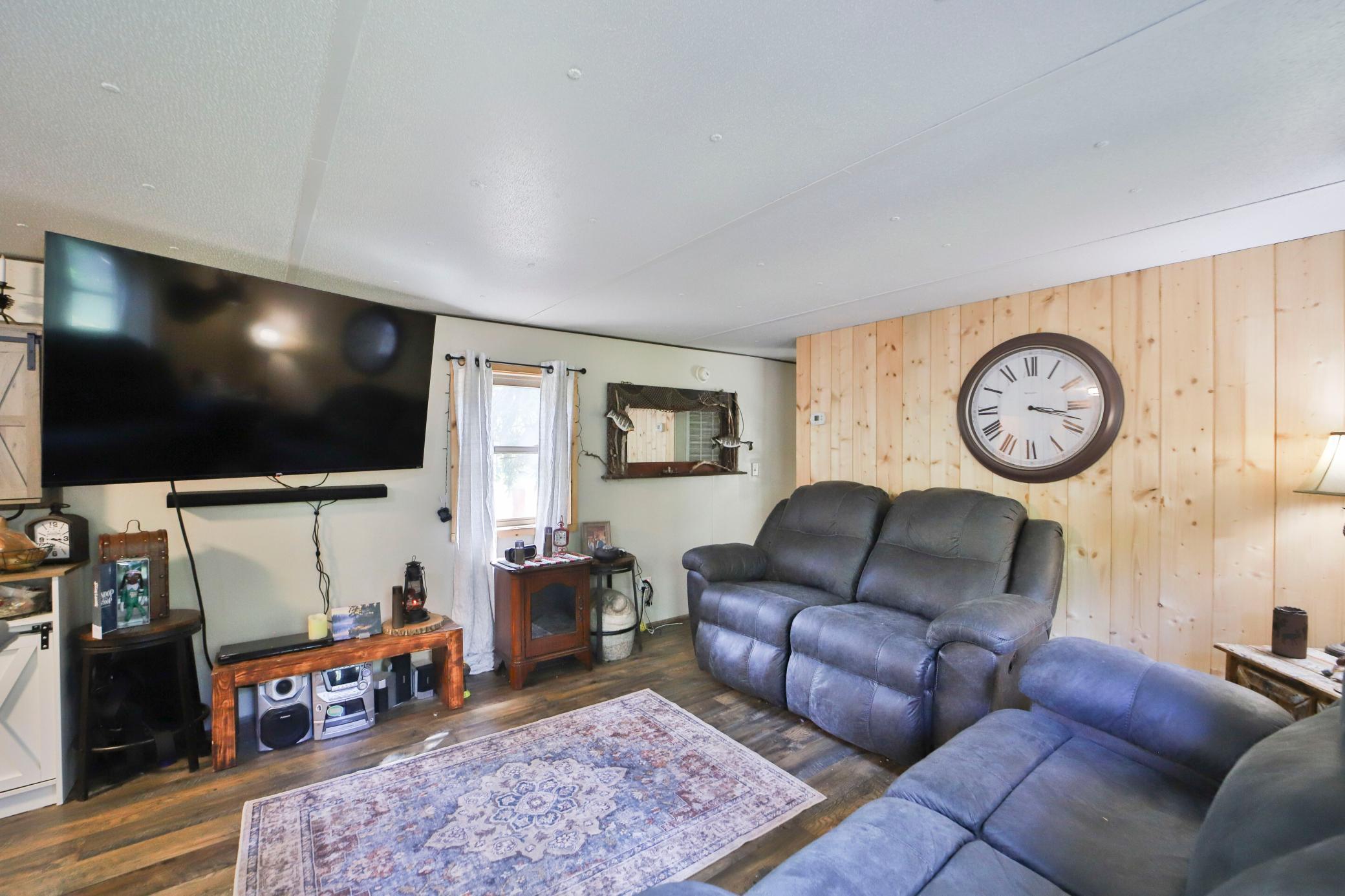 1990 single family home for sale at 14648 Ridgeway Road in Crosslake, MN — 2 bed, 1 bath (photo 7 of 39)
