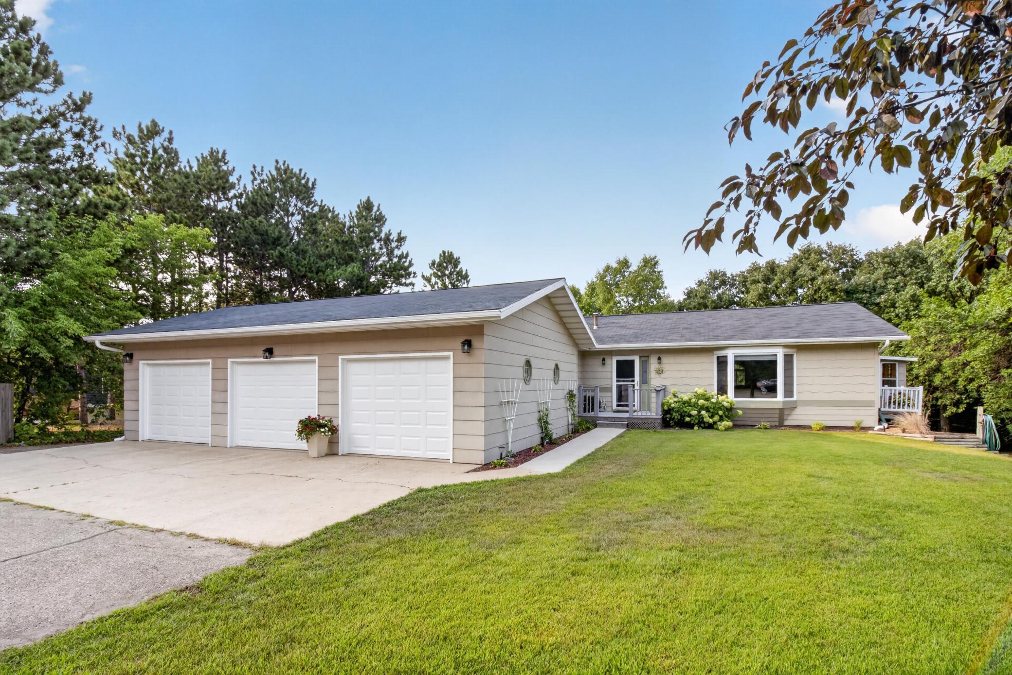 1990 single family home for sale at 44547 451st Street in Perham, MN — 3 bed, 2 bath (photo 5 of 65)